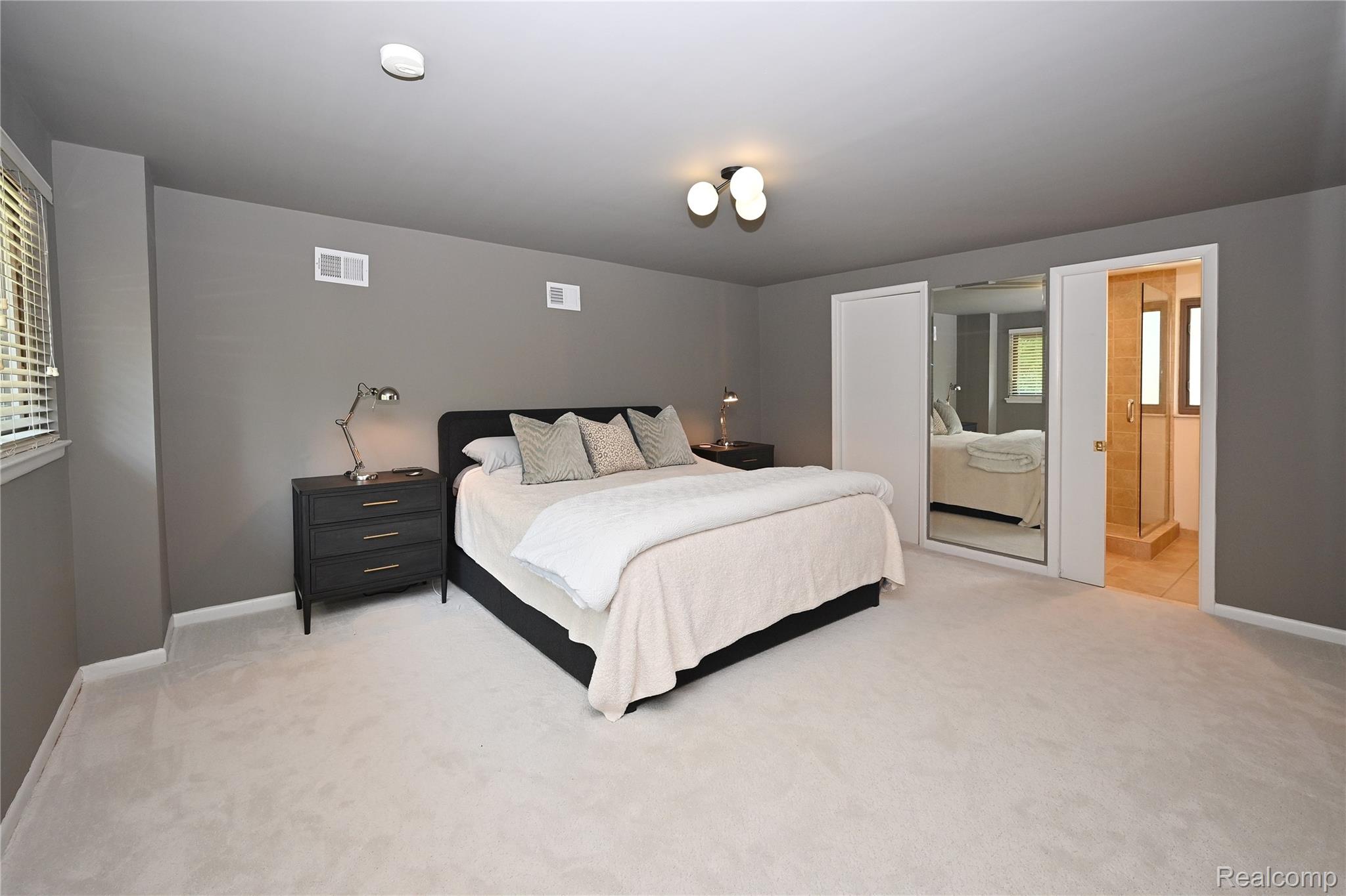 142 E Hickory Grove Road 3 Property Photo 16