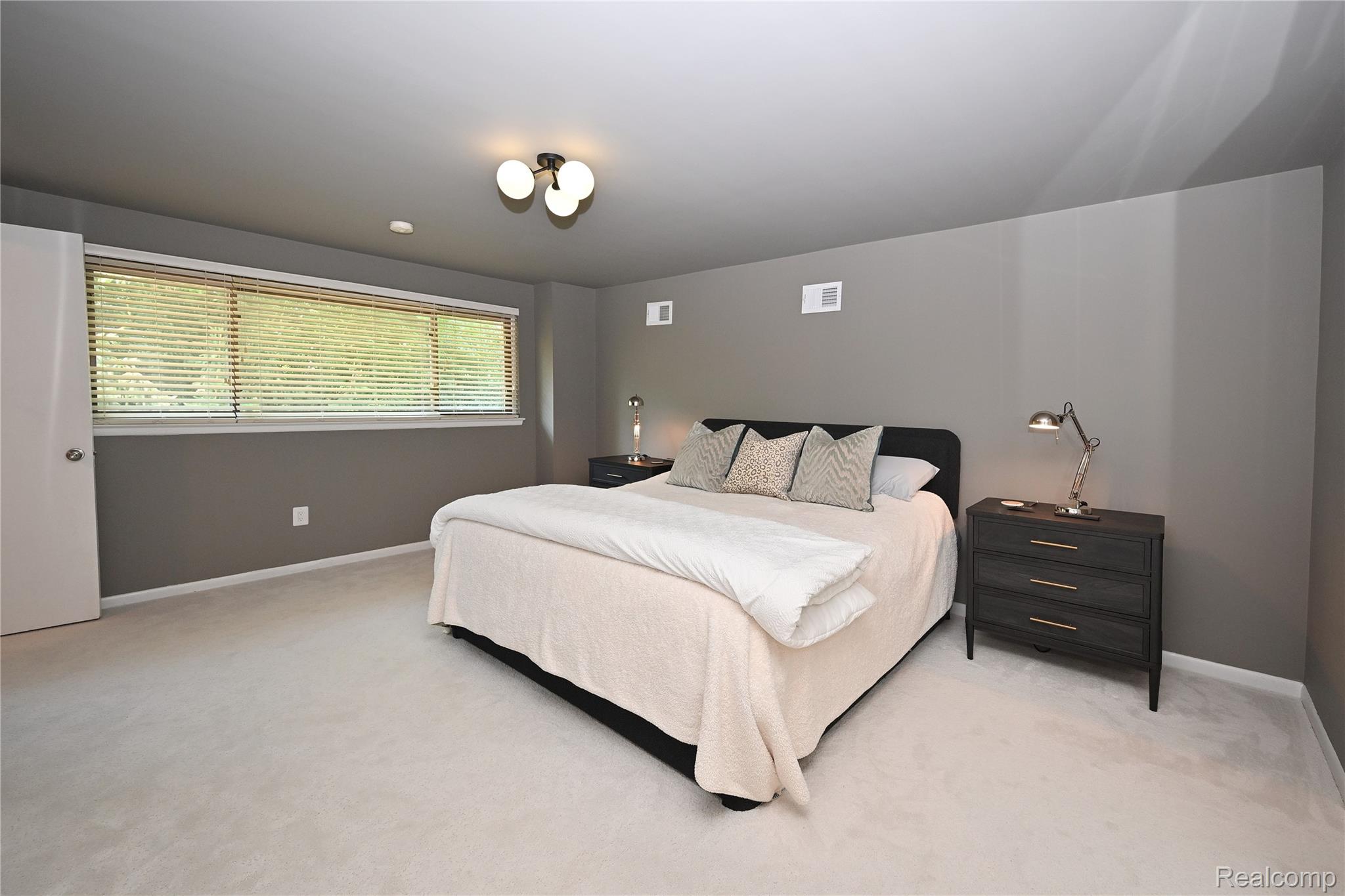 142 E Hickory Grove Road 3 Property Photo 17