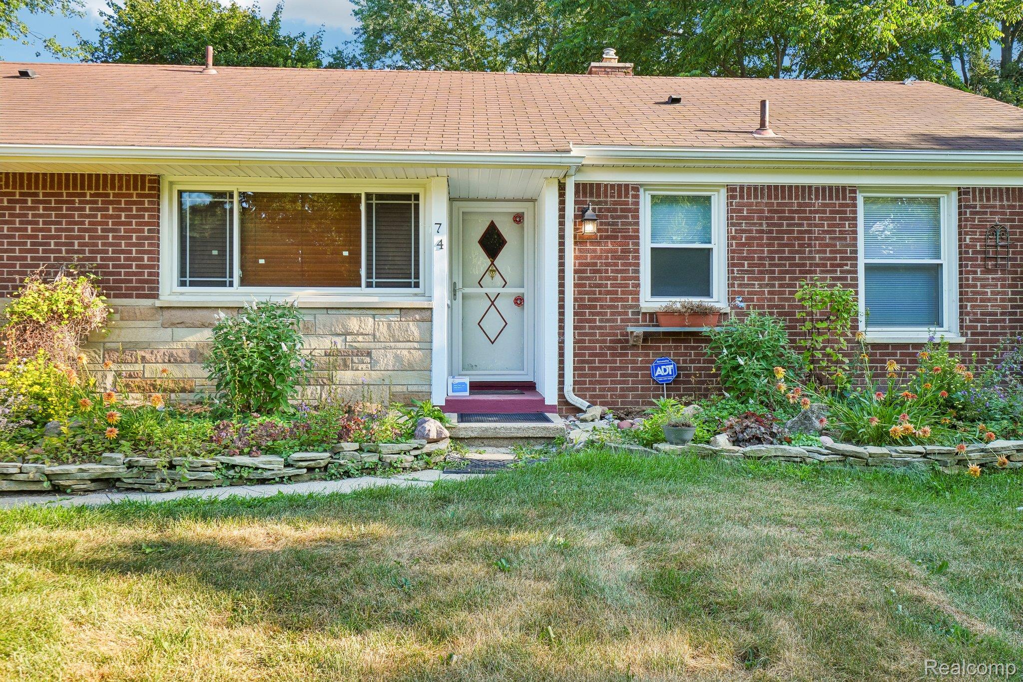 74 Barrington Road Property Photo 2