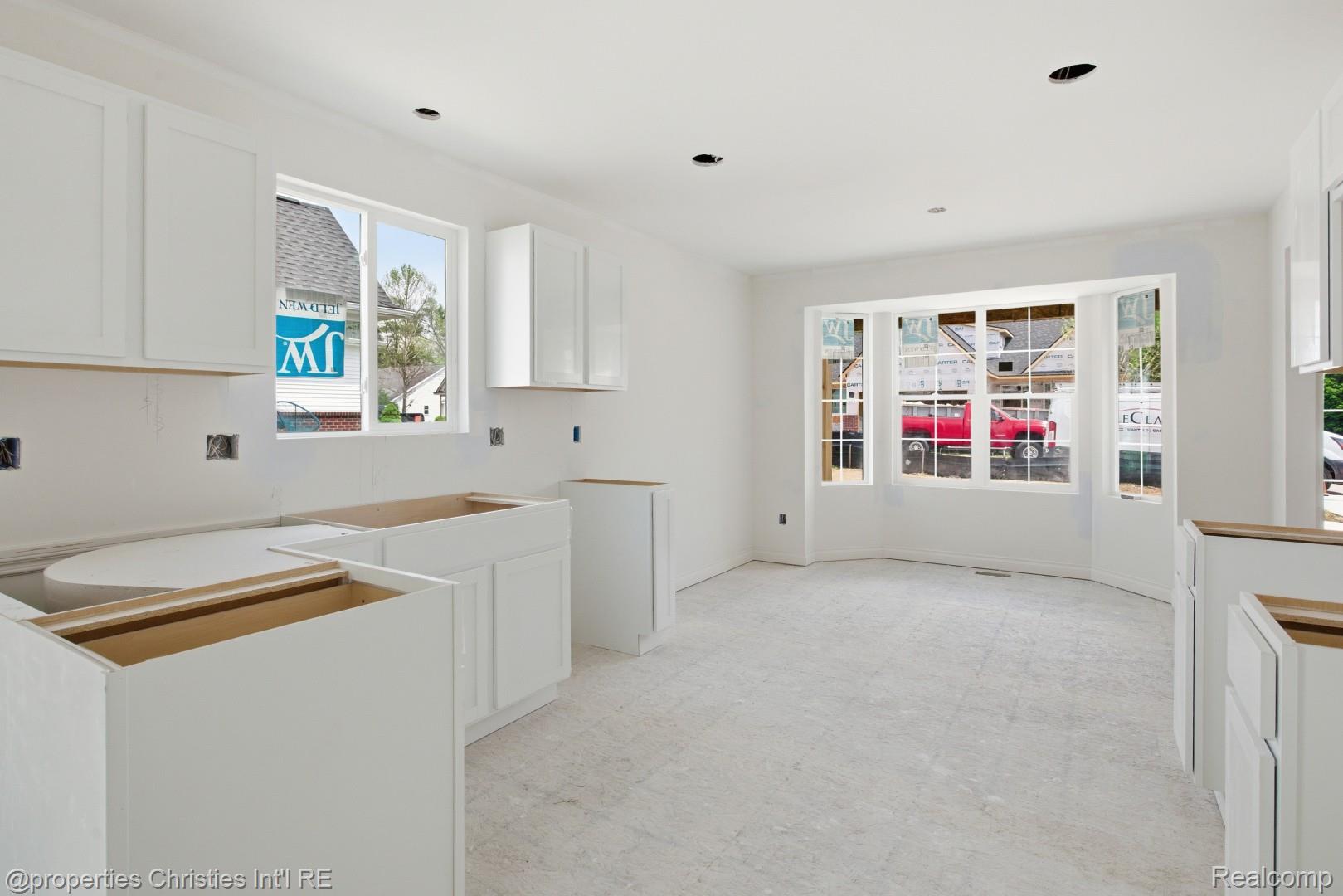 817 Nelsons Ridge Drive Property Photo 16