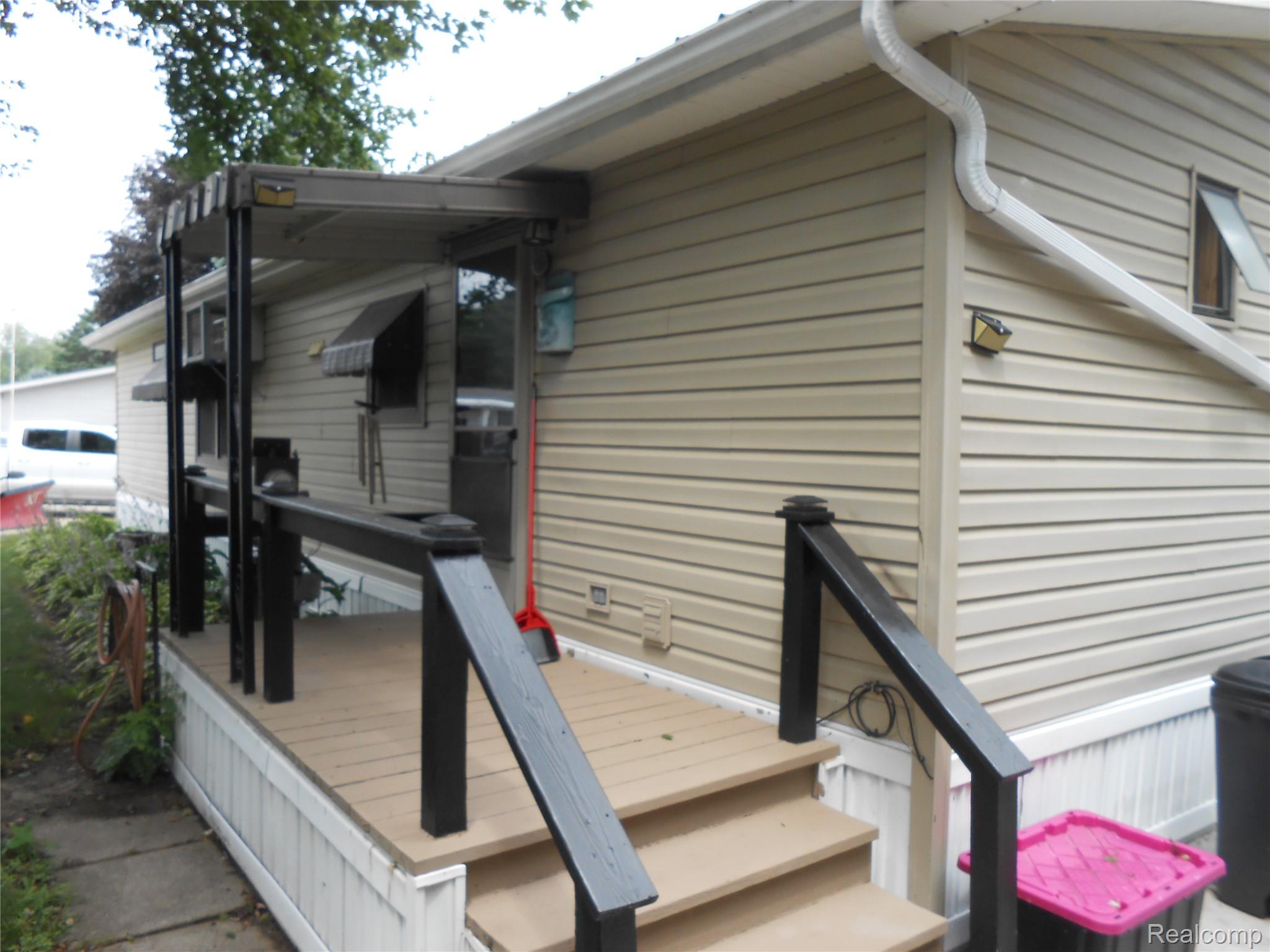 256 Shoreline Property Photo 3