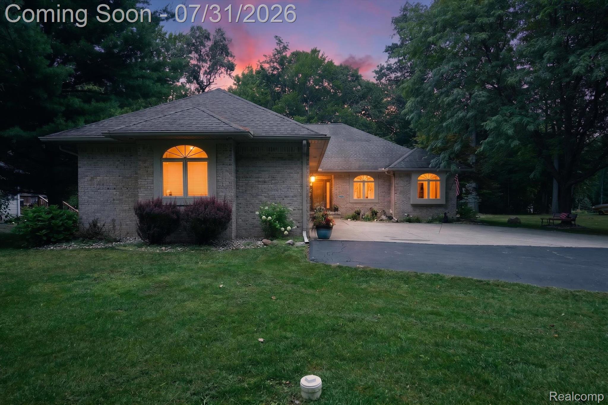 7480 Majestic Woods Drive Property Photo 1
