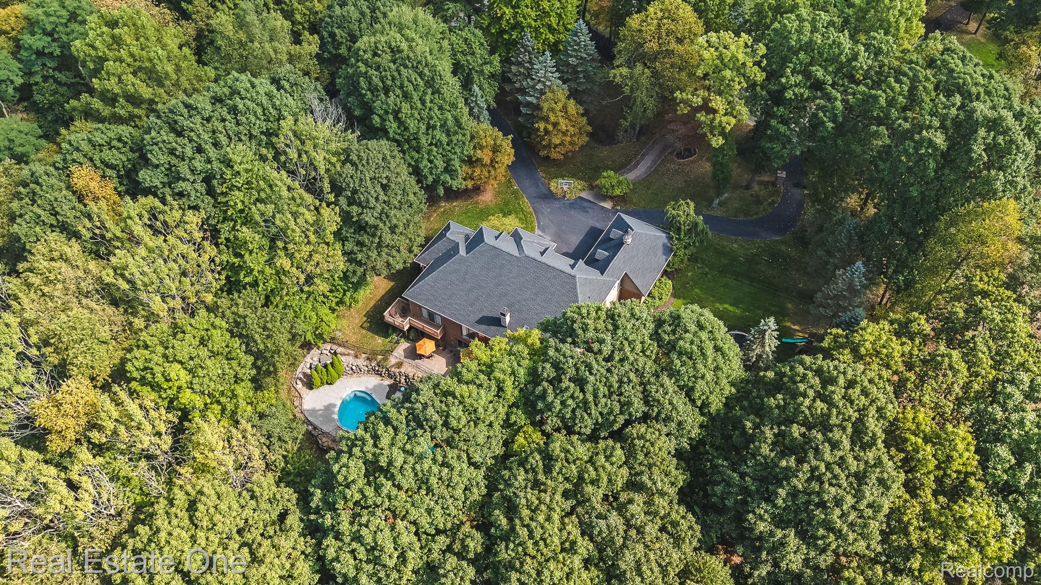 7798 Fieldstone Ridge Property Photo 6