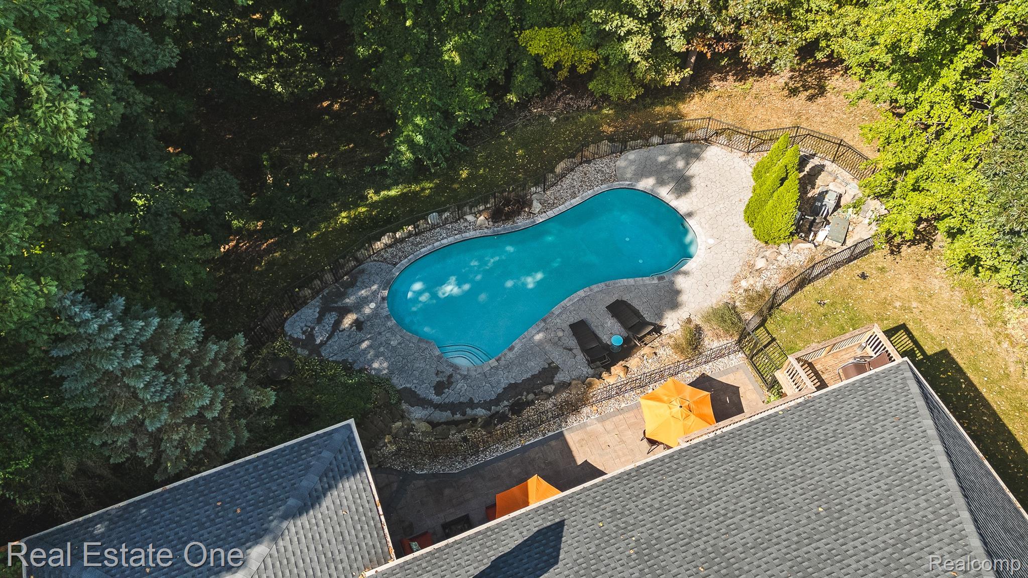 7798 Fieldstone Ridge Property Photo 8