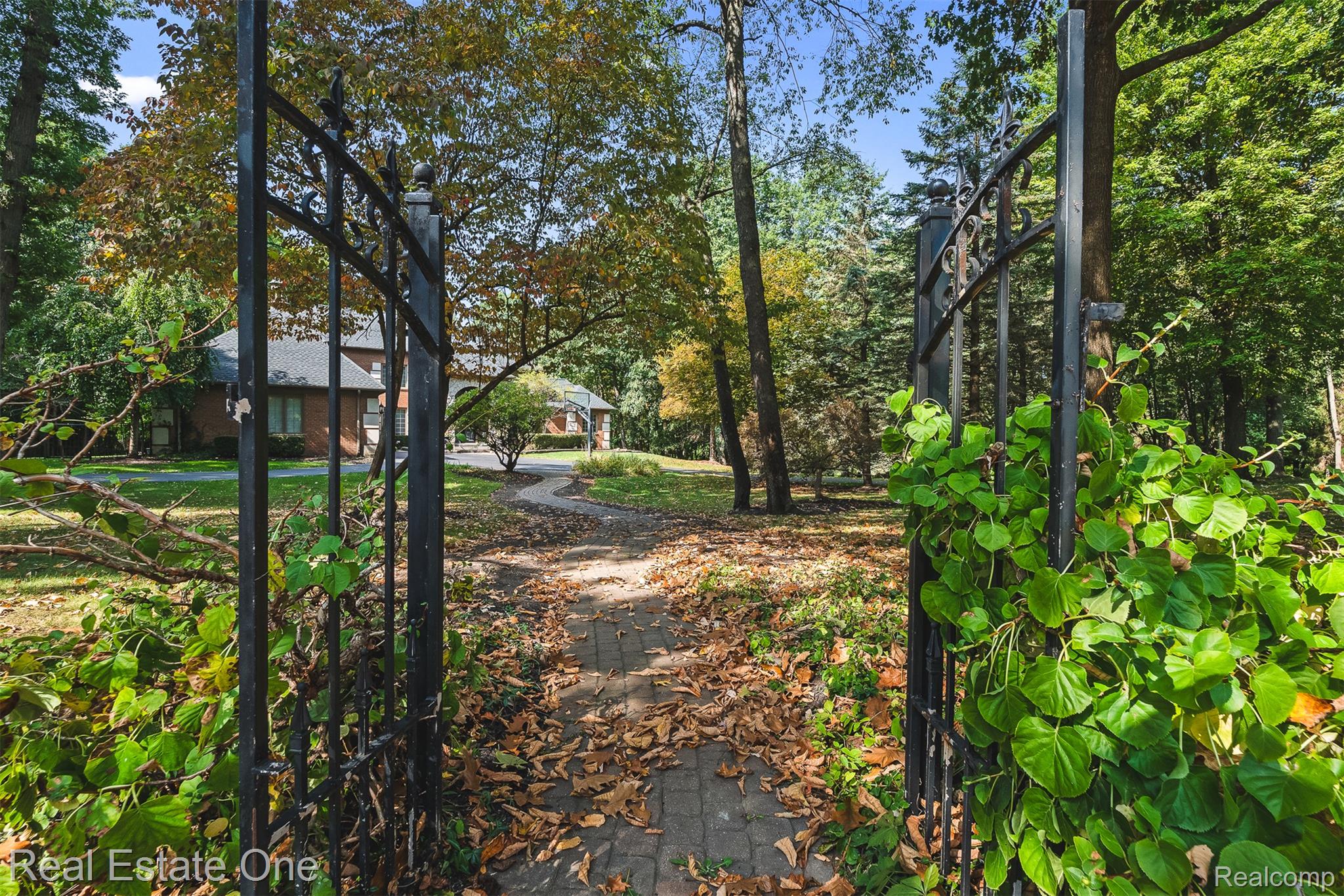 7798 Fieldstone Ridge Property Photo 12