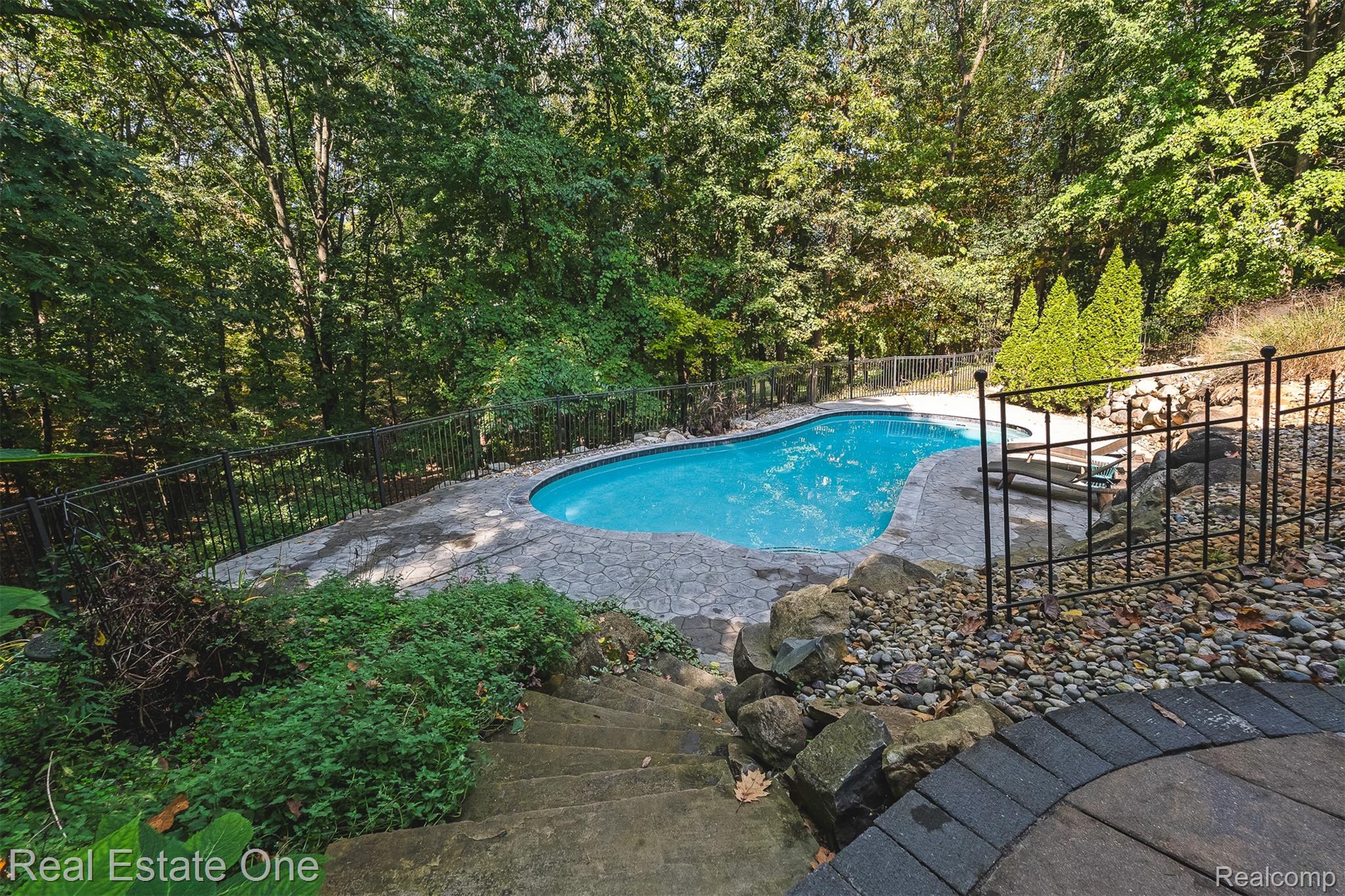 7798 Fieldstone Ridge Property Photo 17