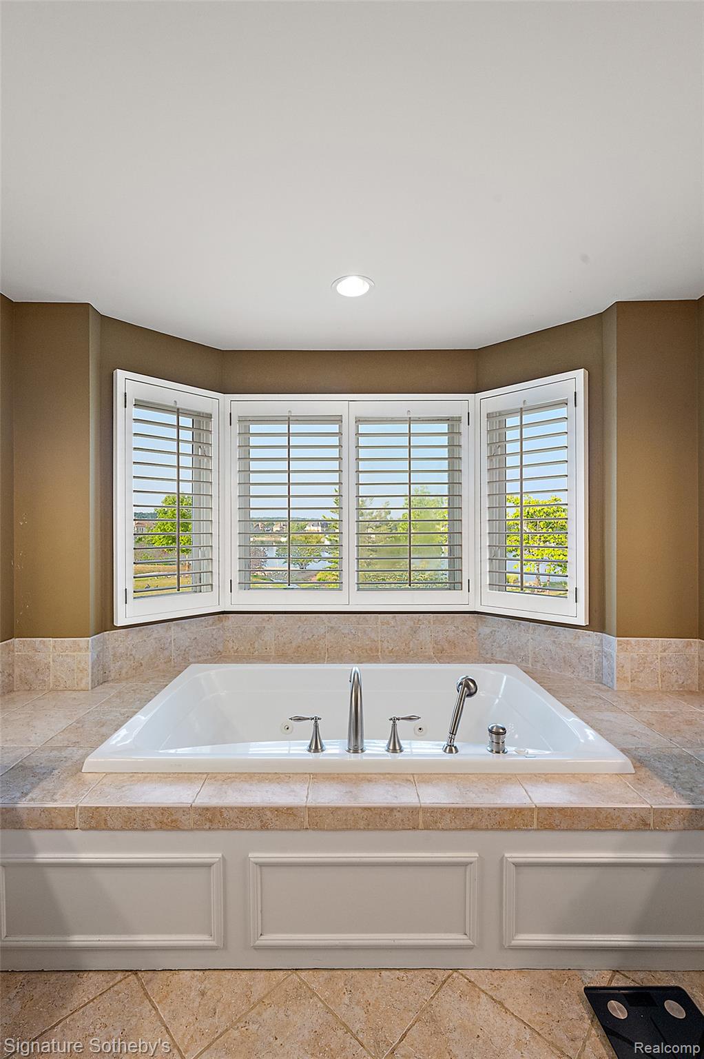 17862 Parkshore Drive Property Photo 21