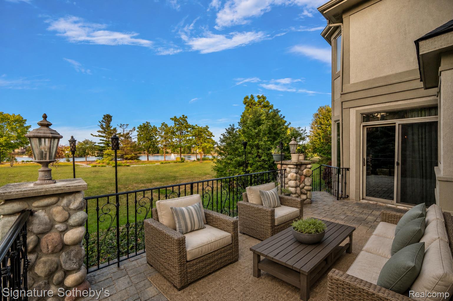 17862 Parkshore Drive Property Photo 42