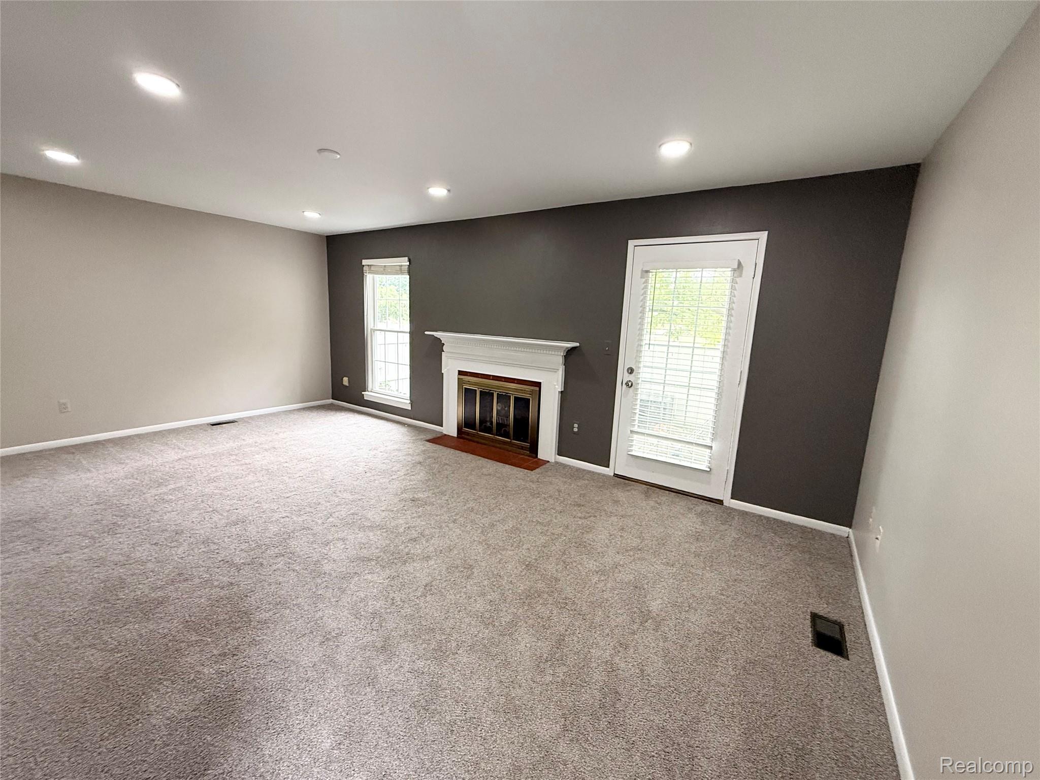 41732 Onaway Drive Property Photo 3