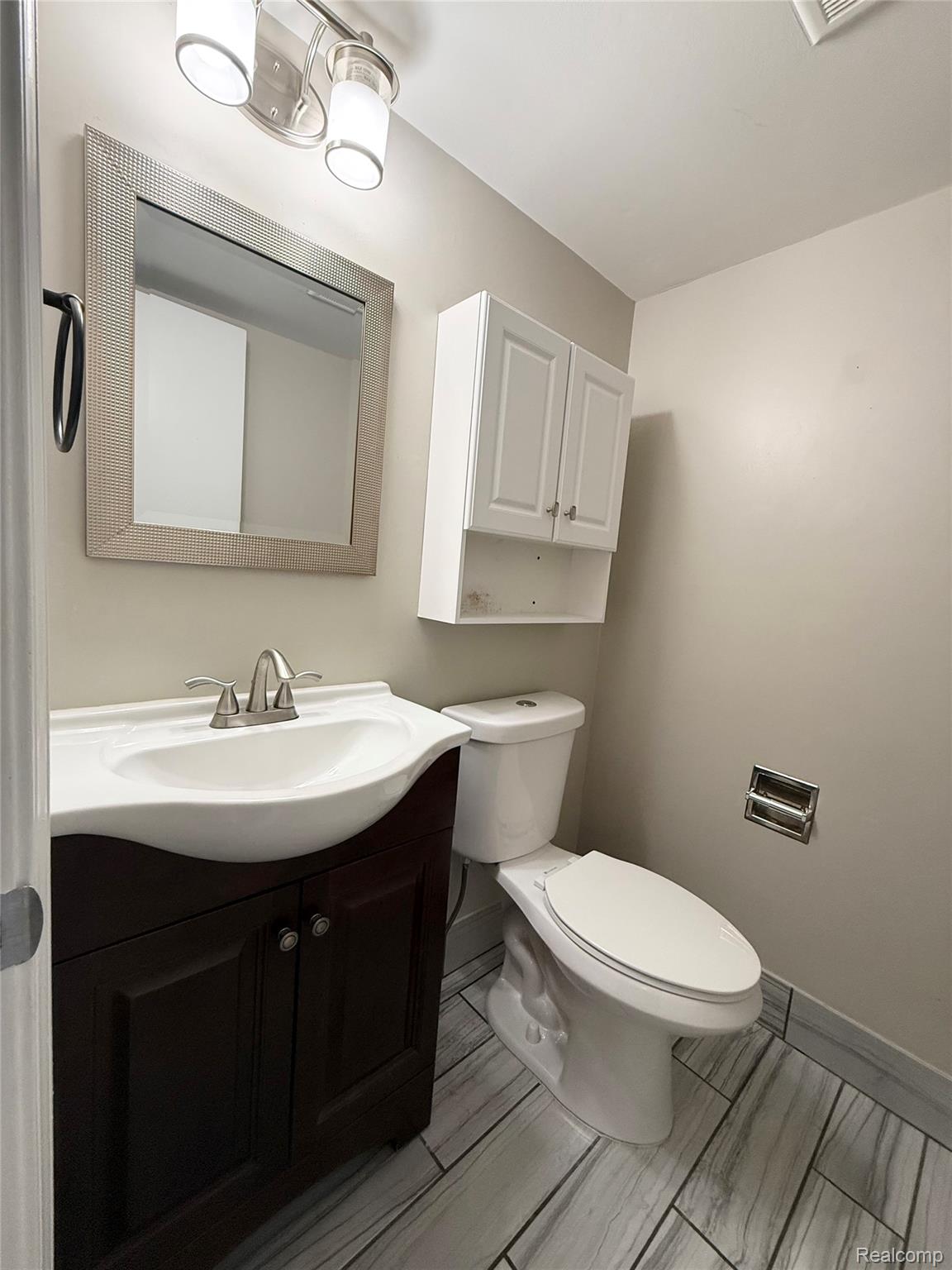 41732 Onaway Drive Property Photo 5