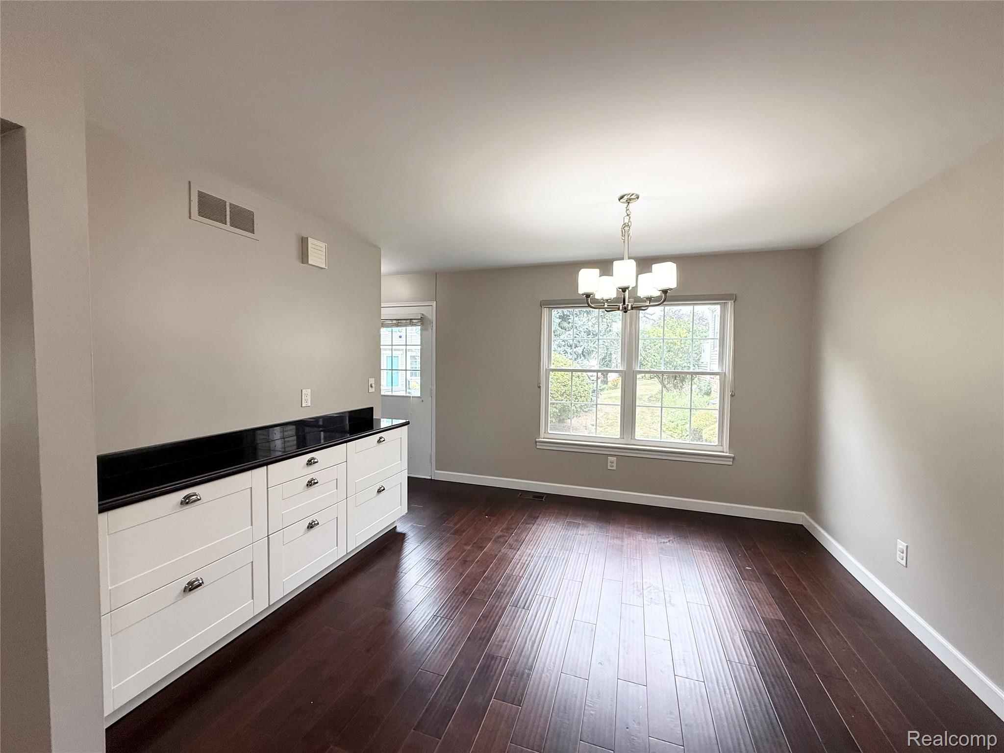41732 Onaway Drive Property Photo 11