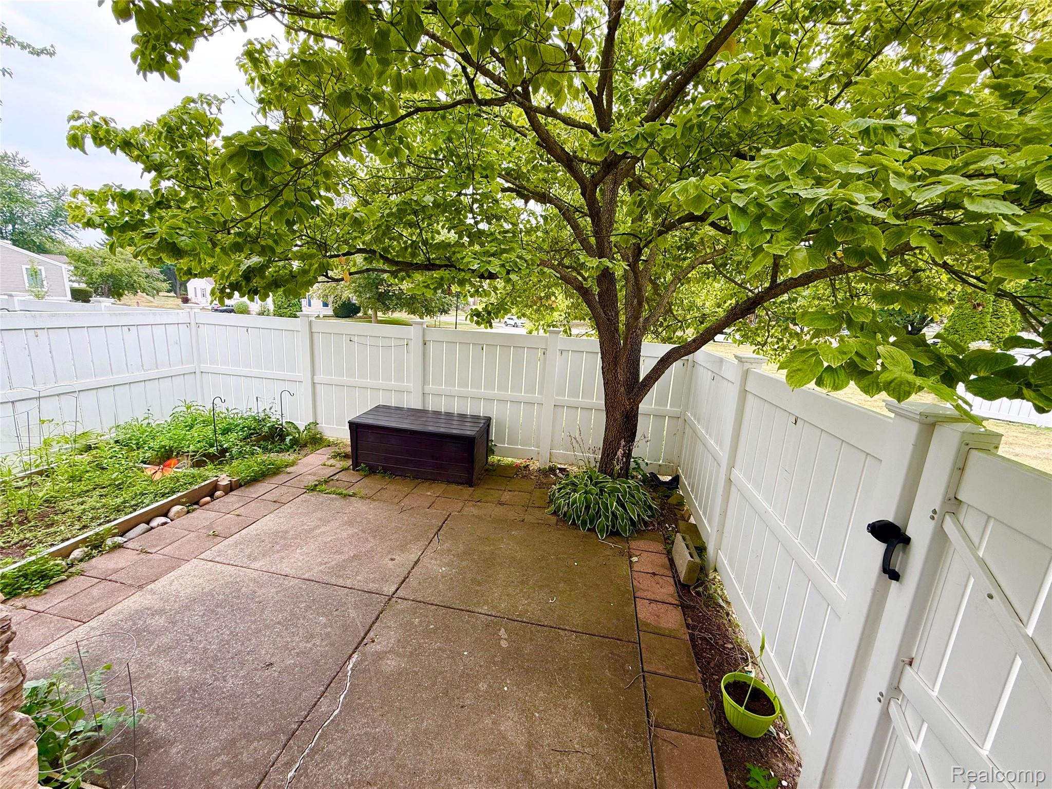 41732 Onaway Drive Property Photo 28
