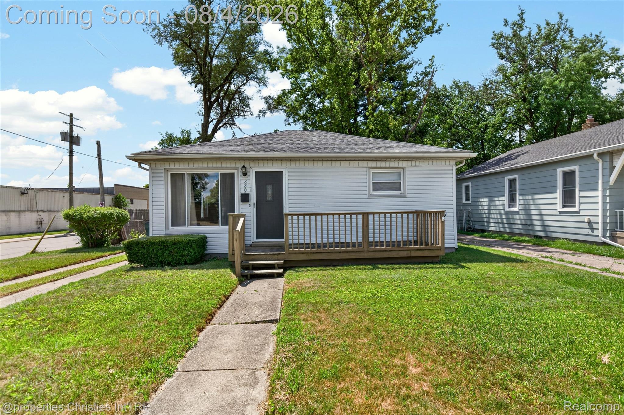 880 Jewell Street Property Photo 1