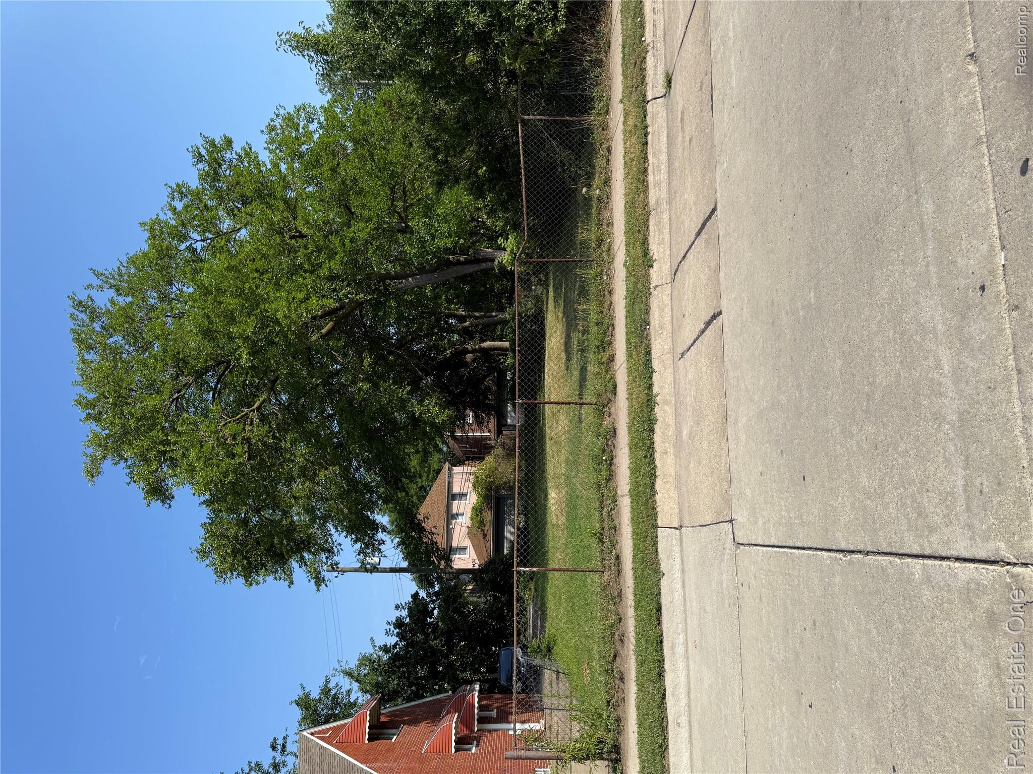 9946 Tuxedo Street Property Photo 1
