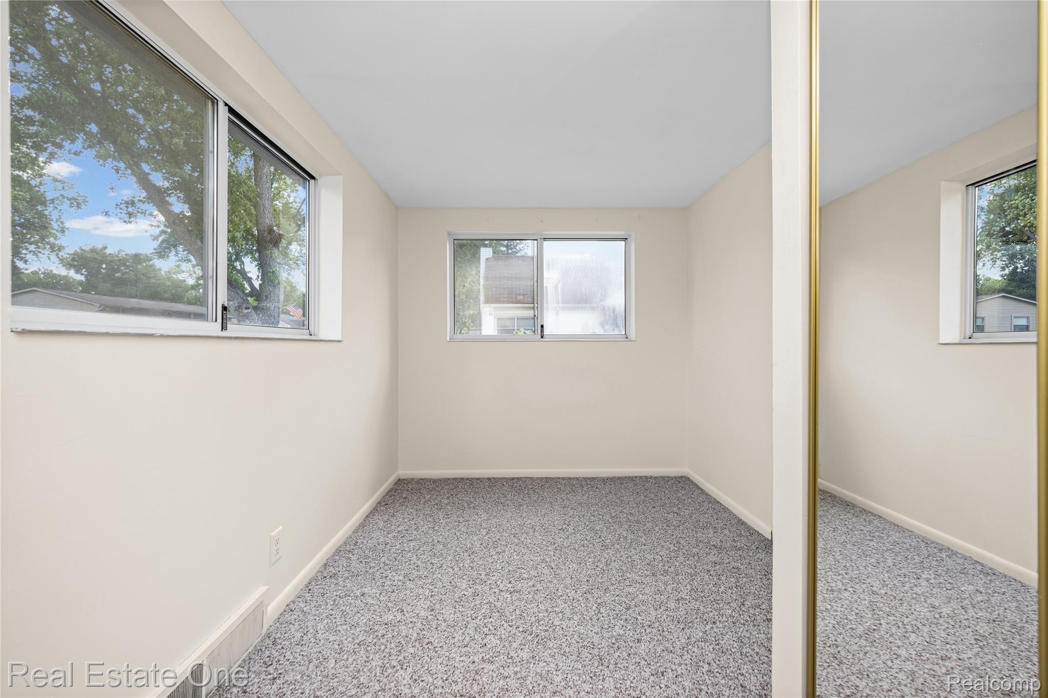 4470 Bethune Court Property Photo 8