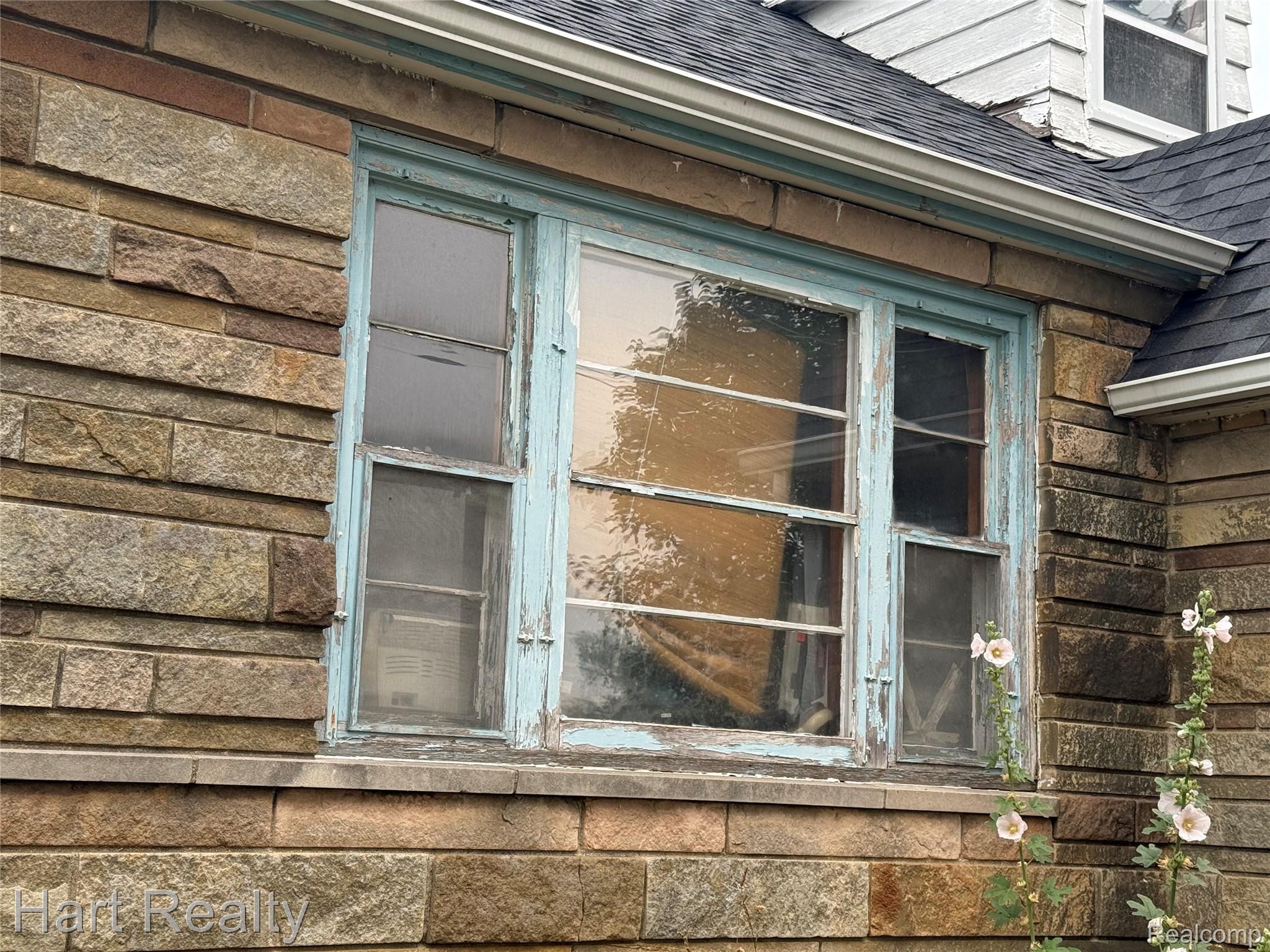 945 N Van Dyke Road Property Photo 3