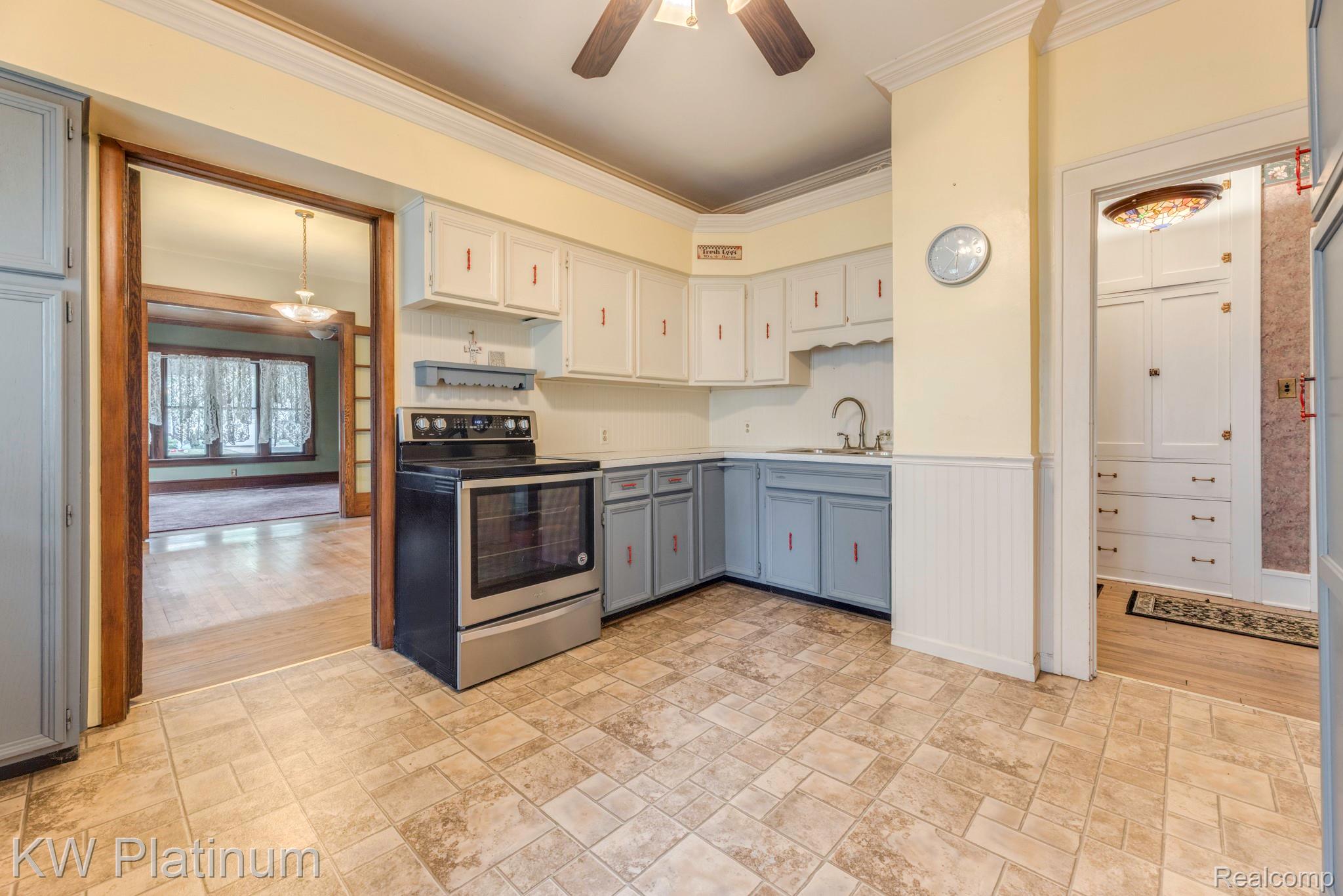 106 E Mechanic Street Property Photo 3