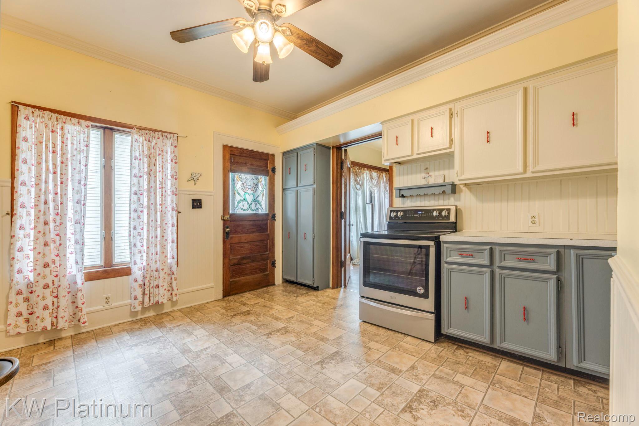 106 E Mechanic Street Property Photo 4