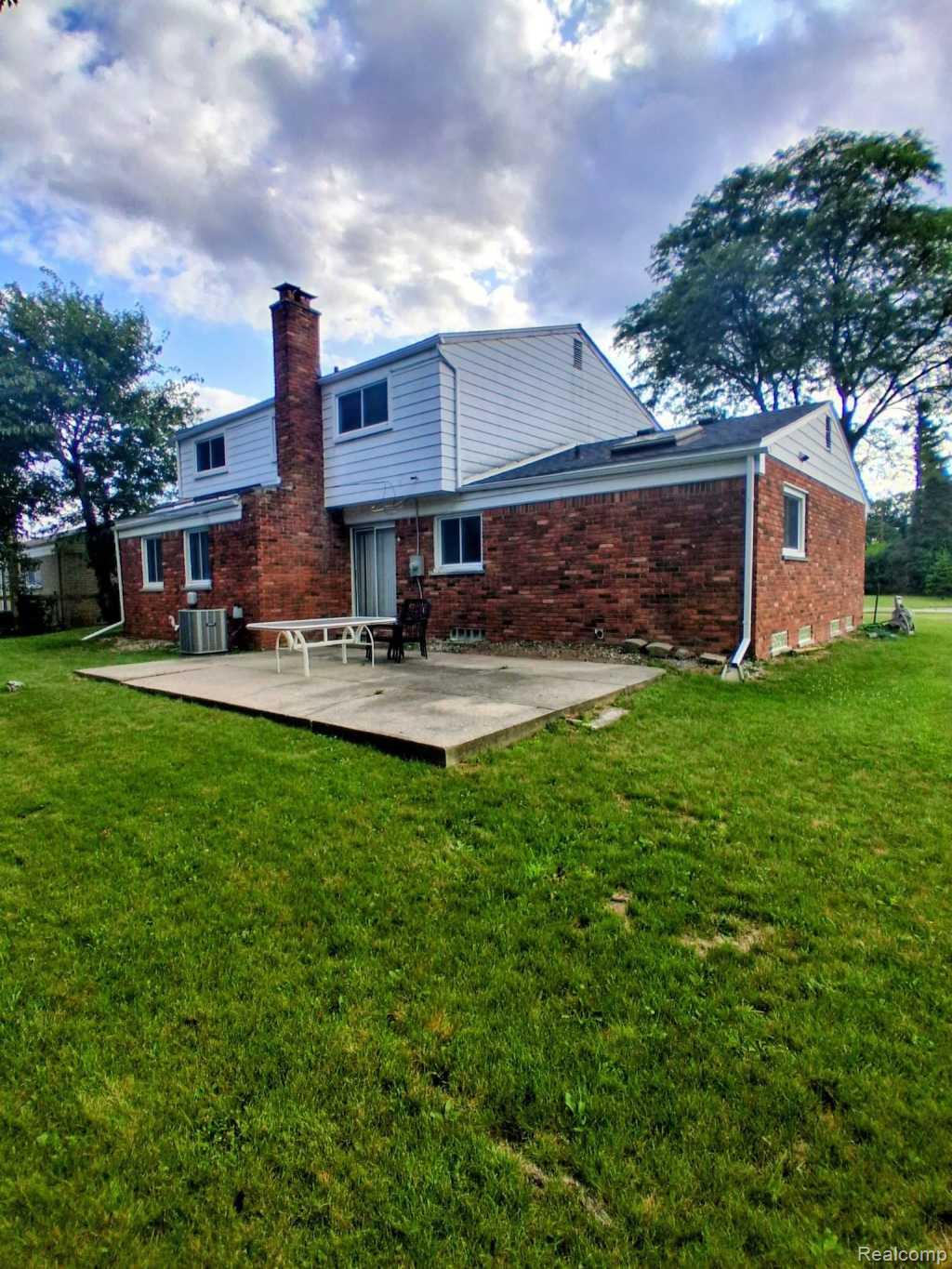 23884 Rutland Avenue Property Photo 2