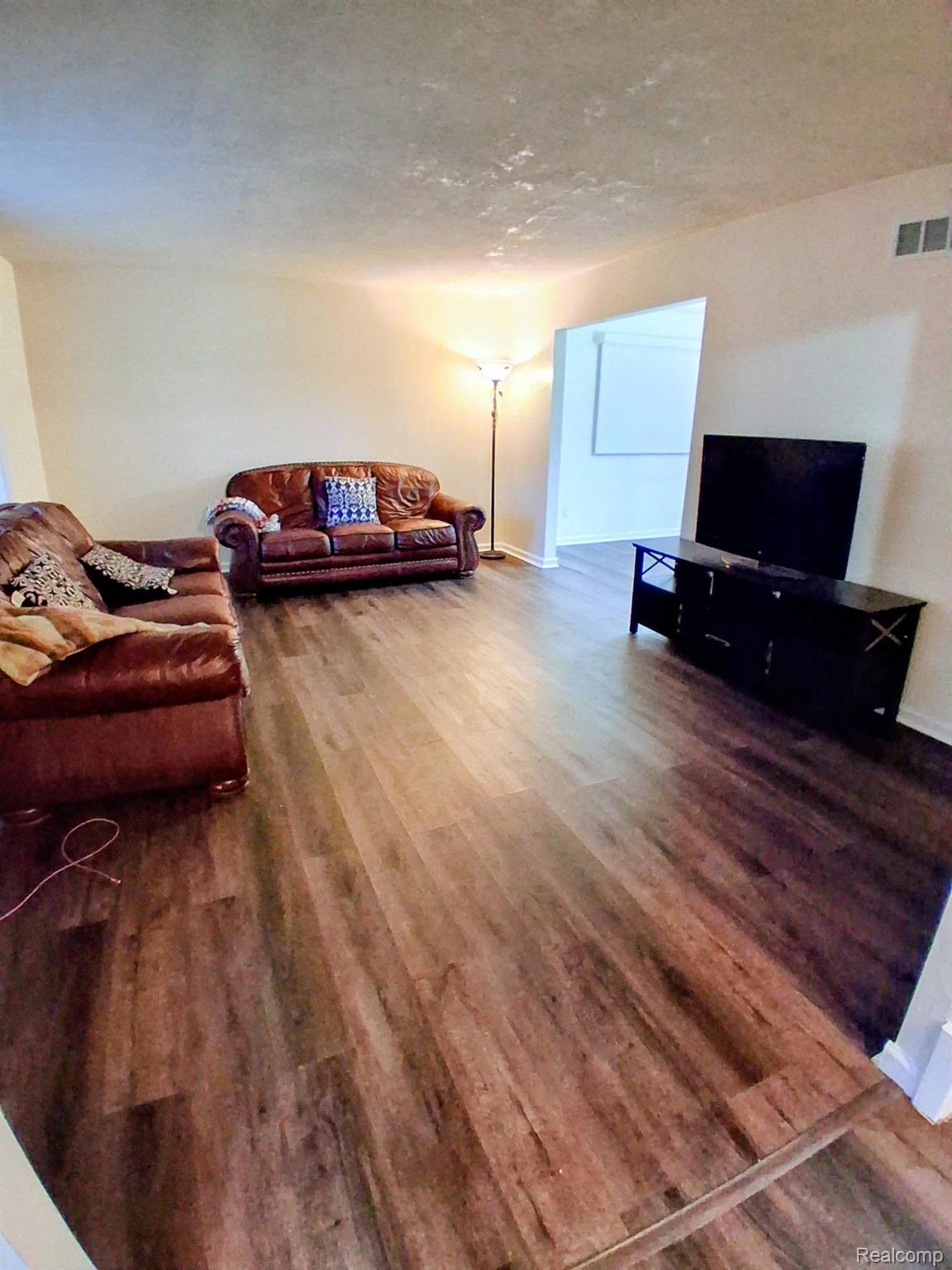 23884 Rutland Avenue Property Photo 3