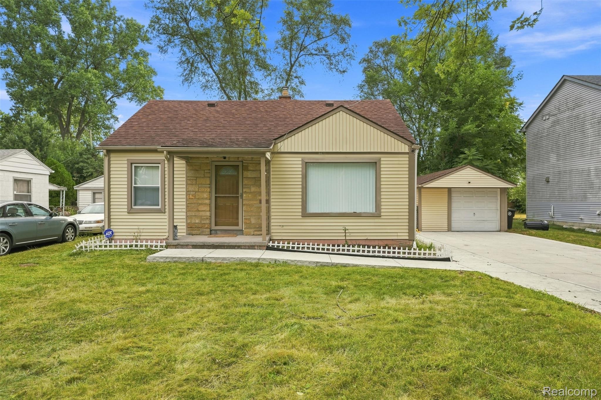 19346 Angling Street Property Photo 1