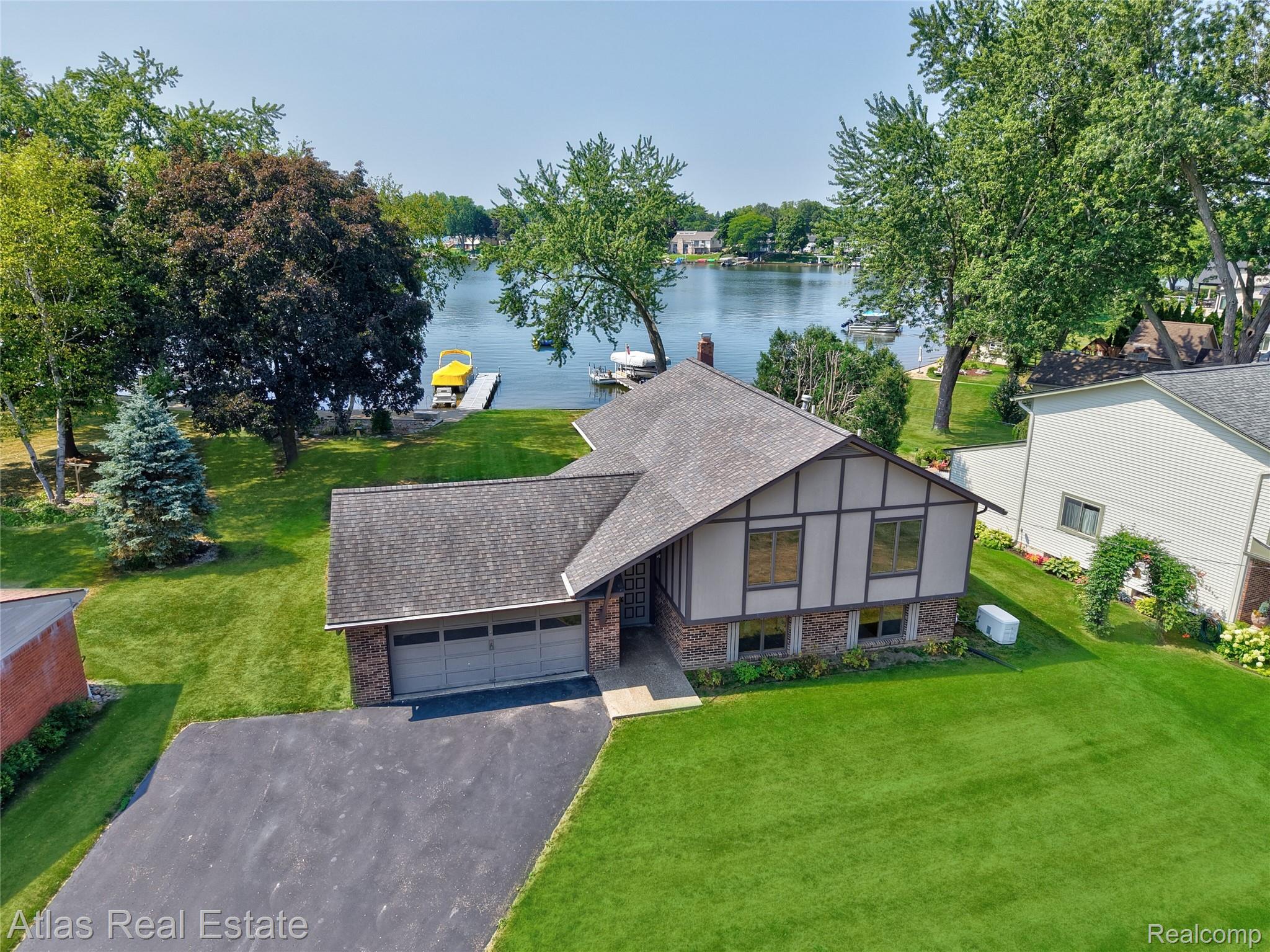 10334 Dar Lane Property Photo 1