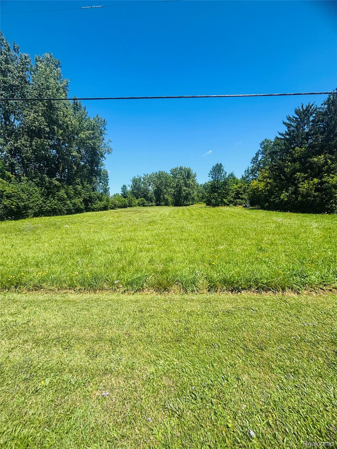 2000 Mapleridge Road Property Photo 2