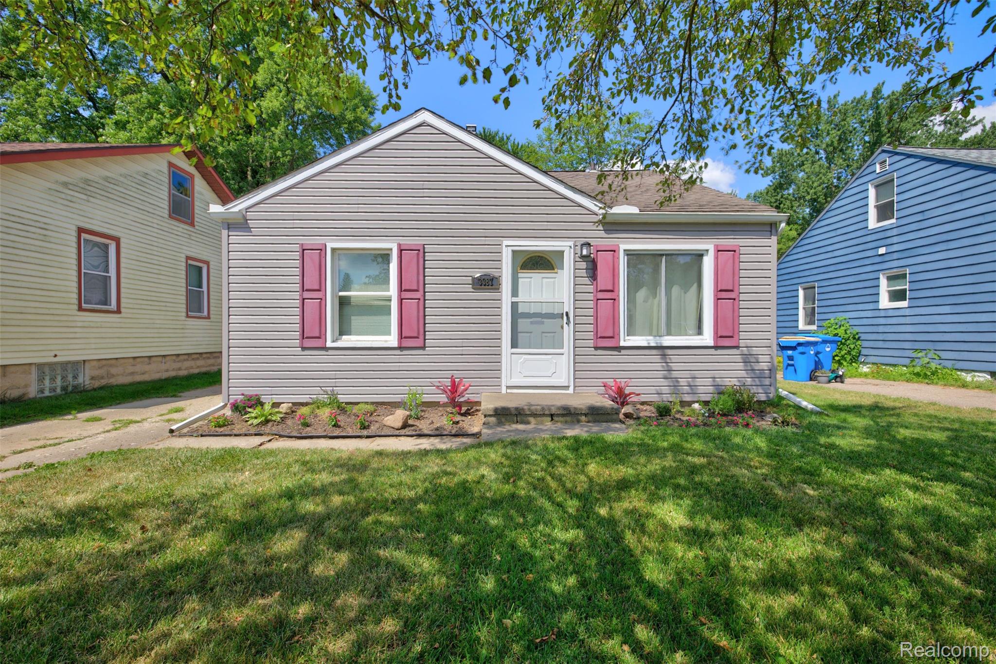 3387 Curwood Street Property Photo 1