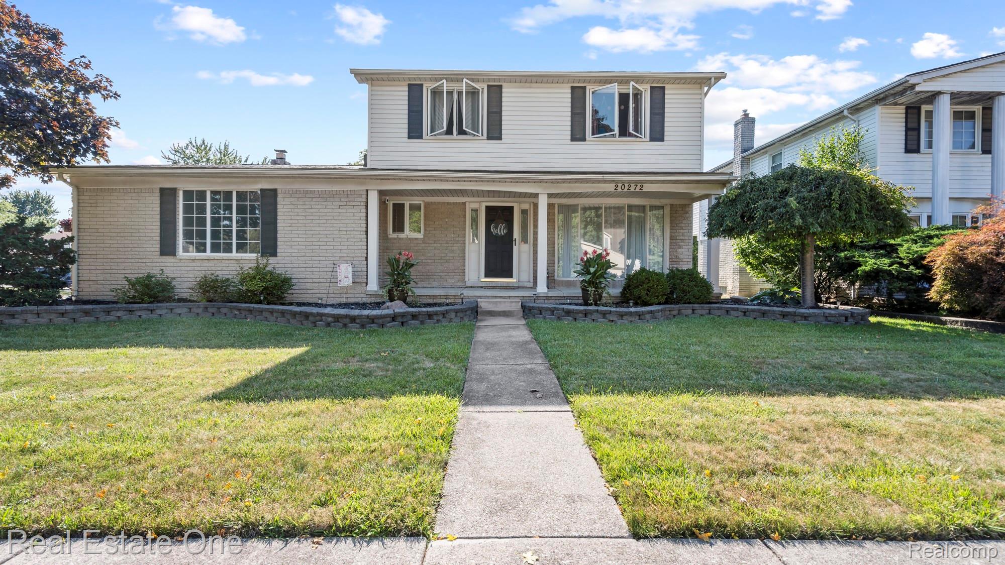 20272 Wellesley Street Property Photo 1