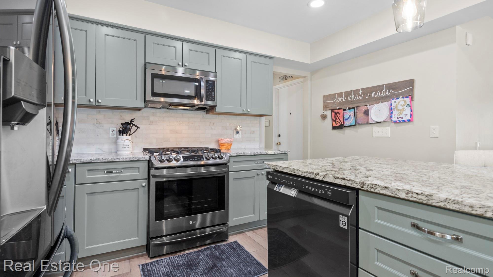 20272 Wellesley Street Property Photo 11