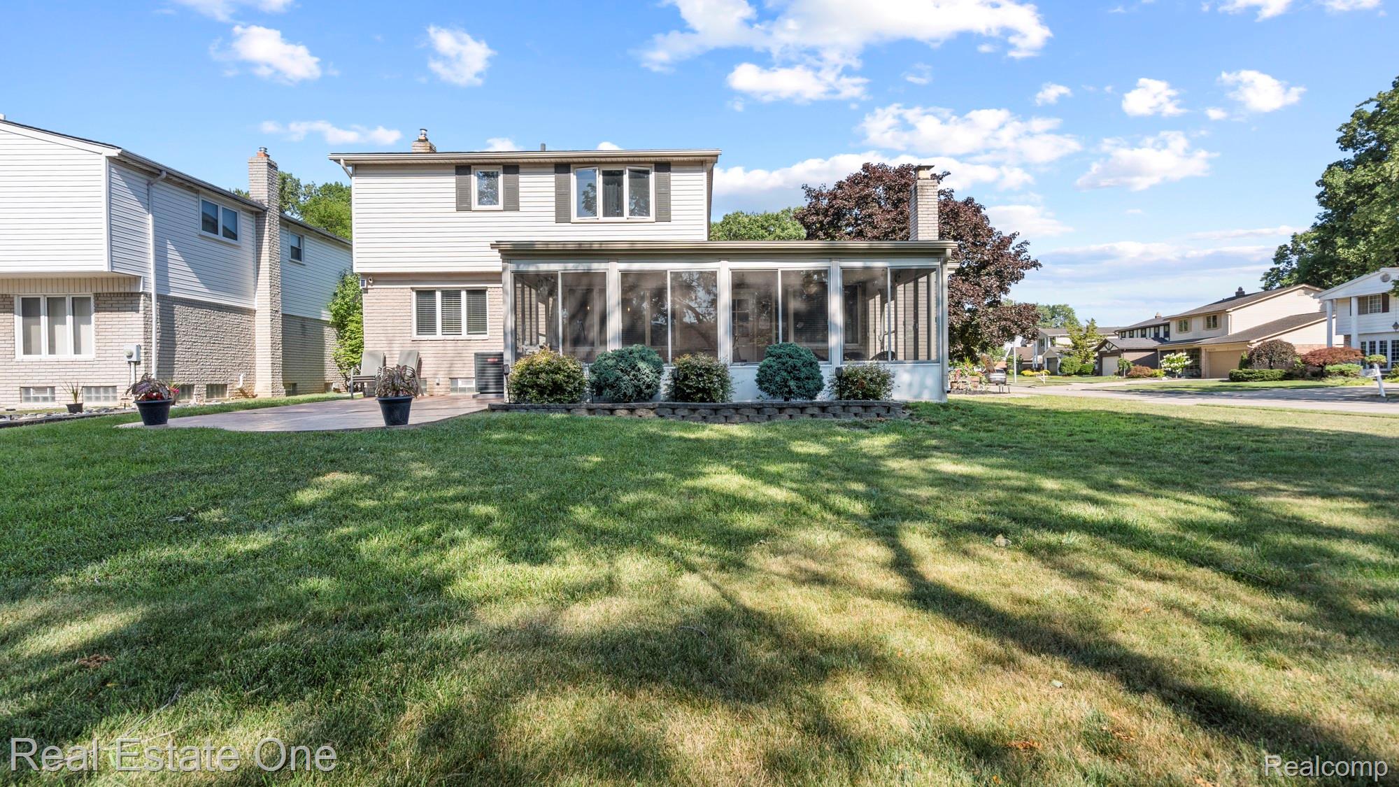 20272 Wellesley Street Property Photo 39