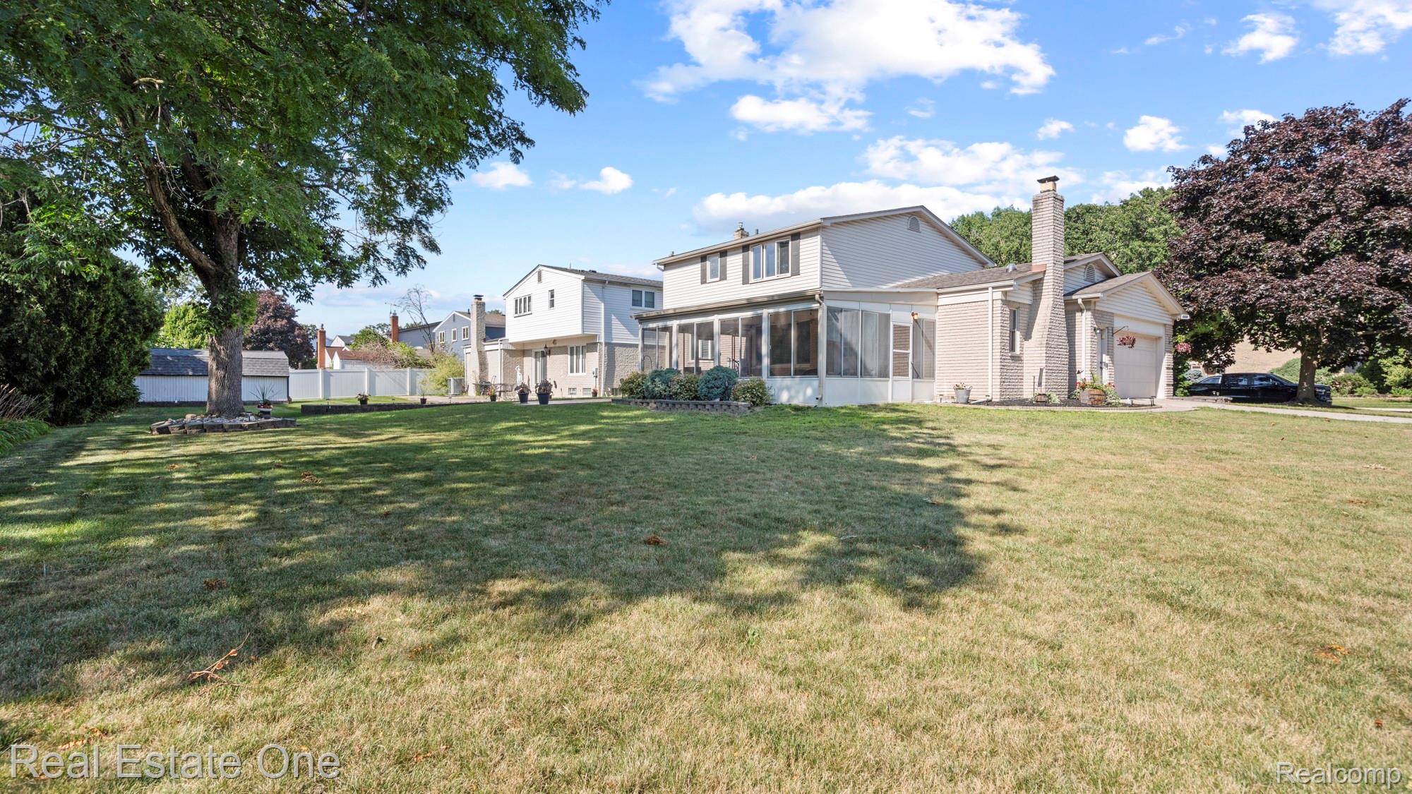 20272 Wellesley Street Property Photo 41