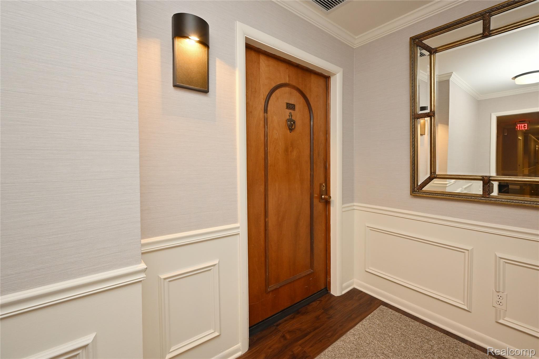 211 E Merrill Street 505 Property Photo 2