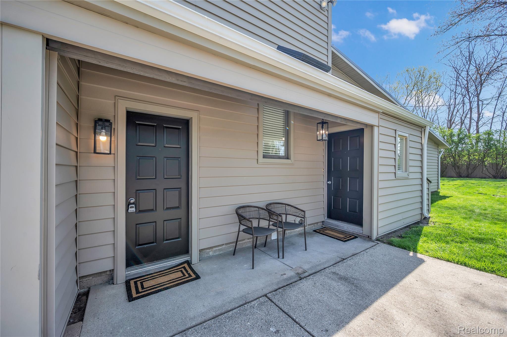 2155 Avondale Street Property Photo 6