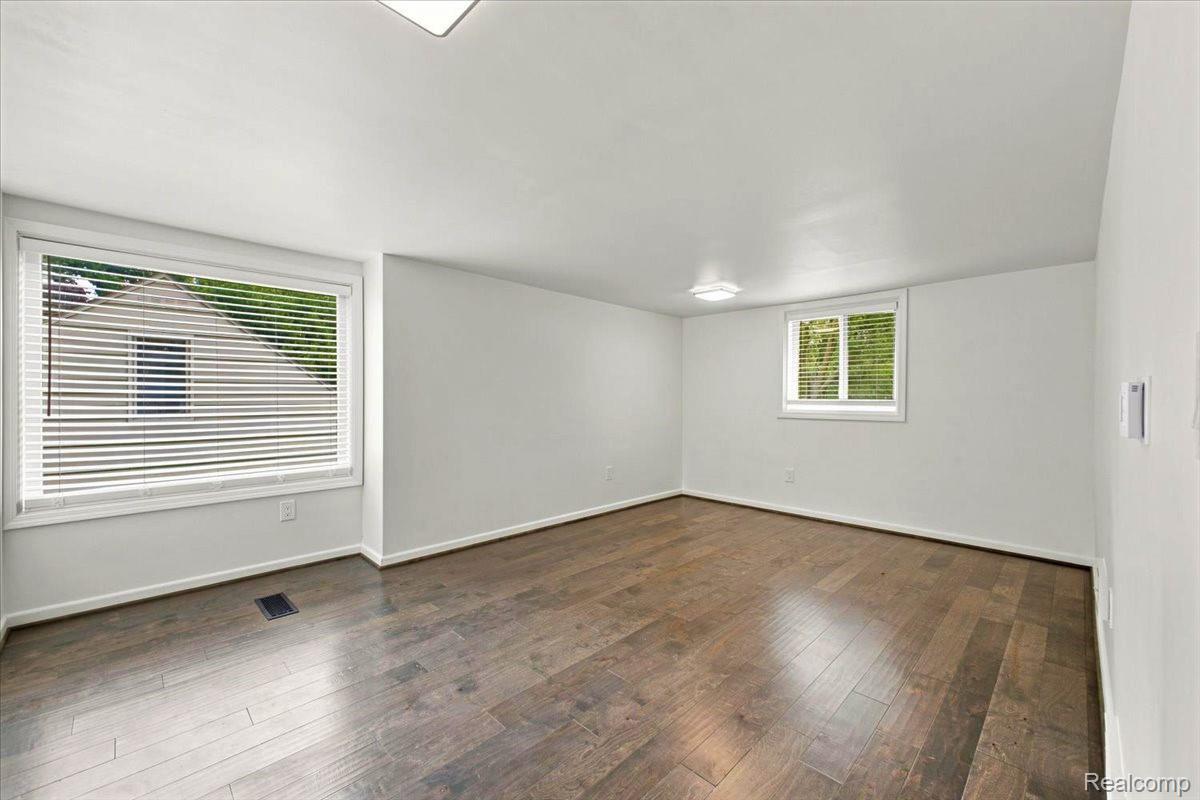 2155 Avondale Street Property Photo 22