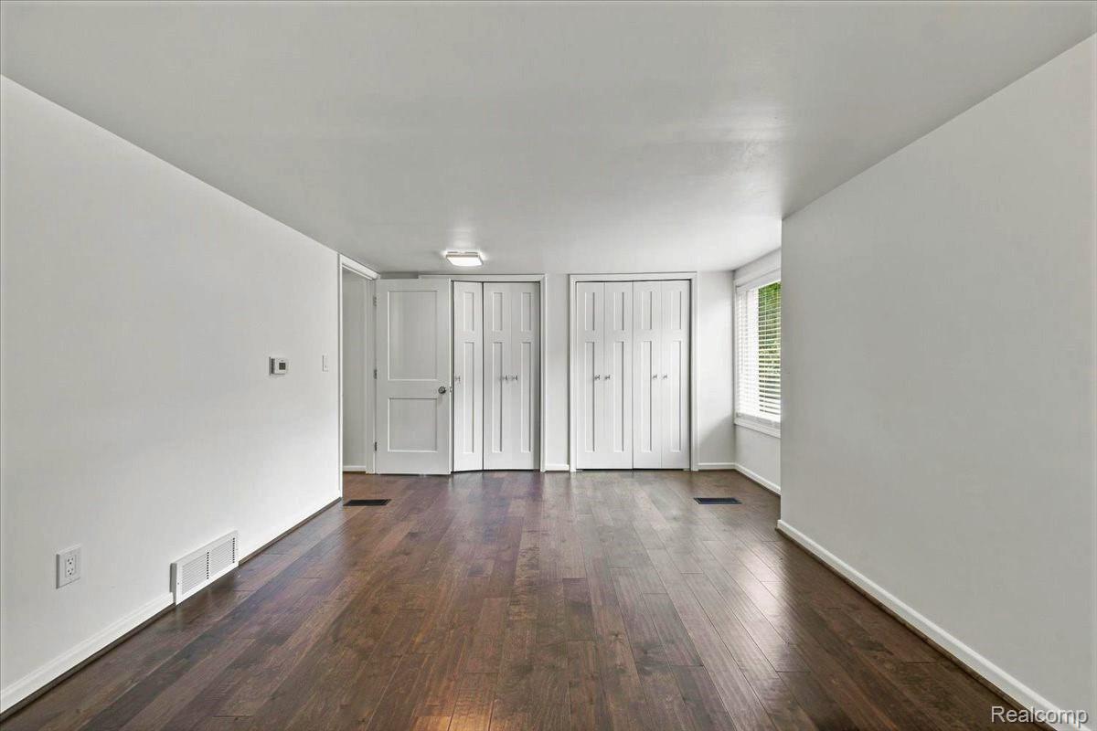 2155 Avondale Street Property Photo 23