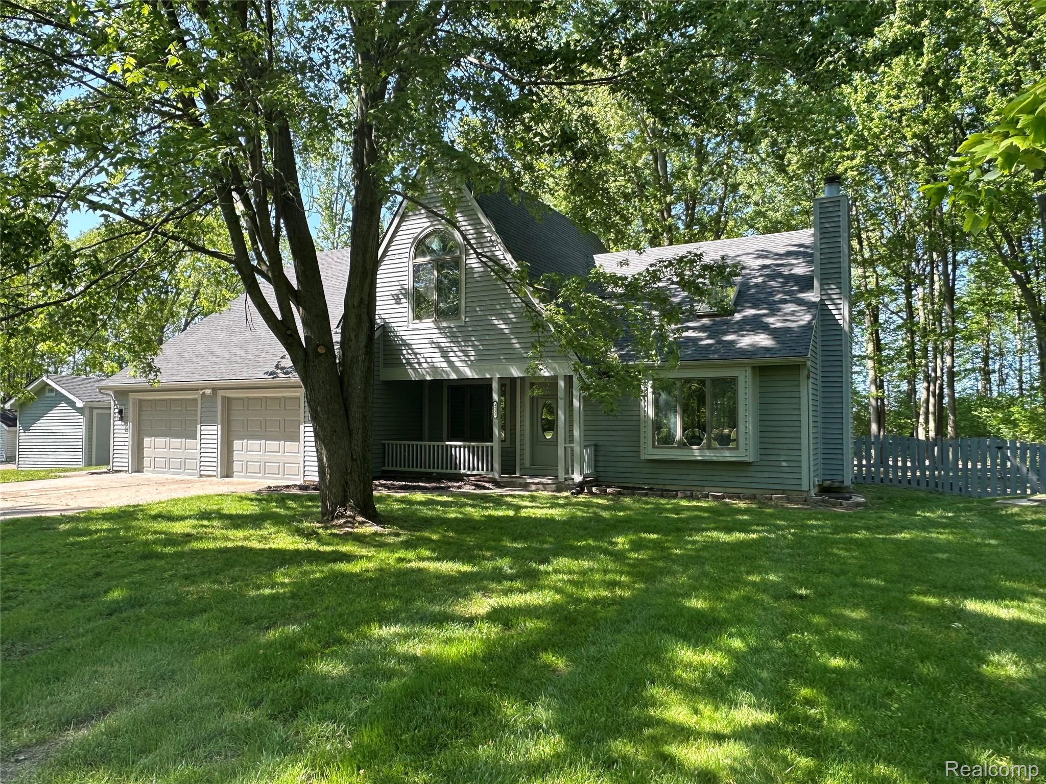 4233 State Road Property Photo 1