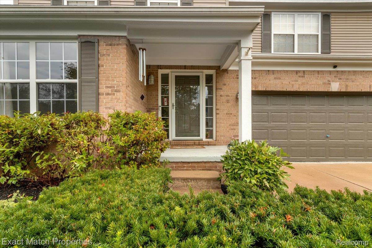 1633 Four Seasons Drive Property Photo 4