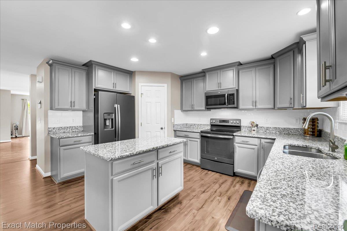 1633 Four Seasons Drive Property Photo 14