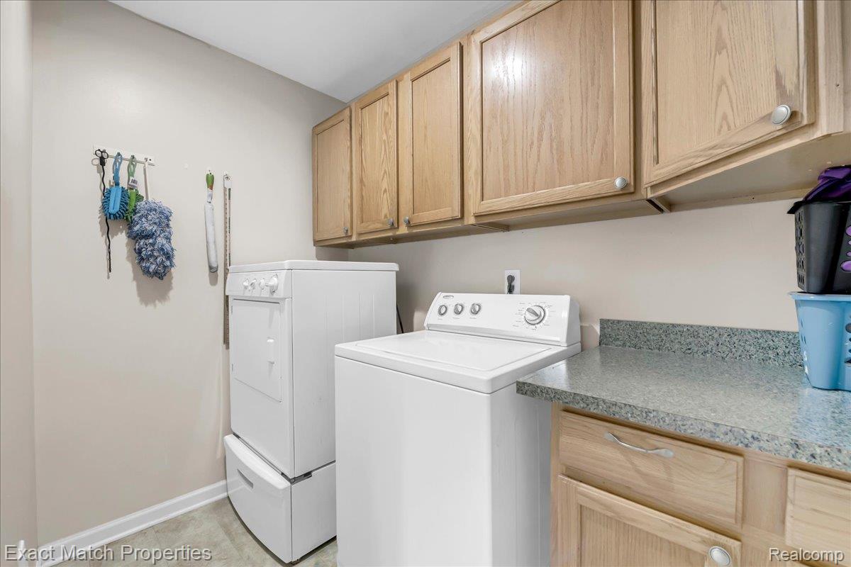 1633 Four Seasons Drive Property Photo 34