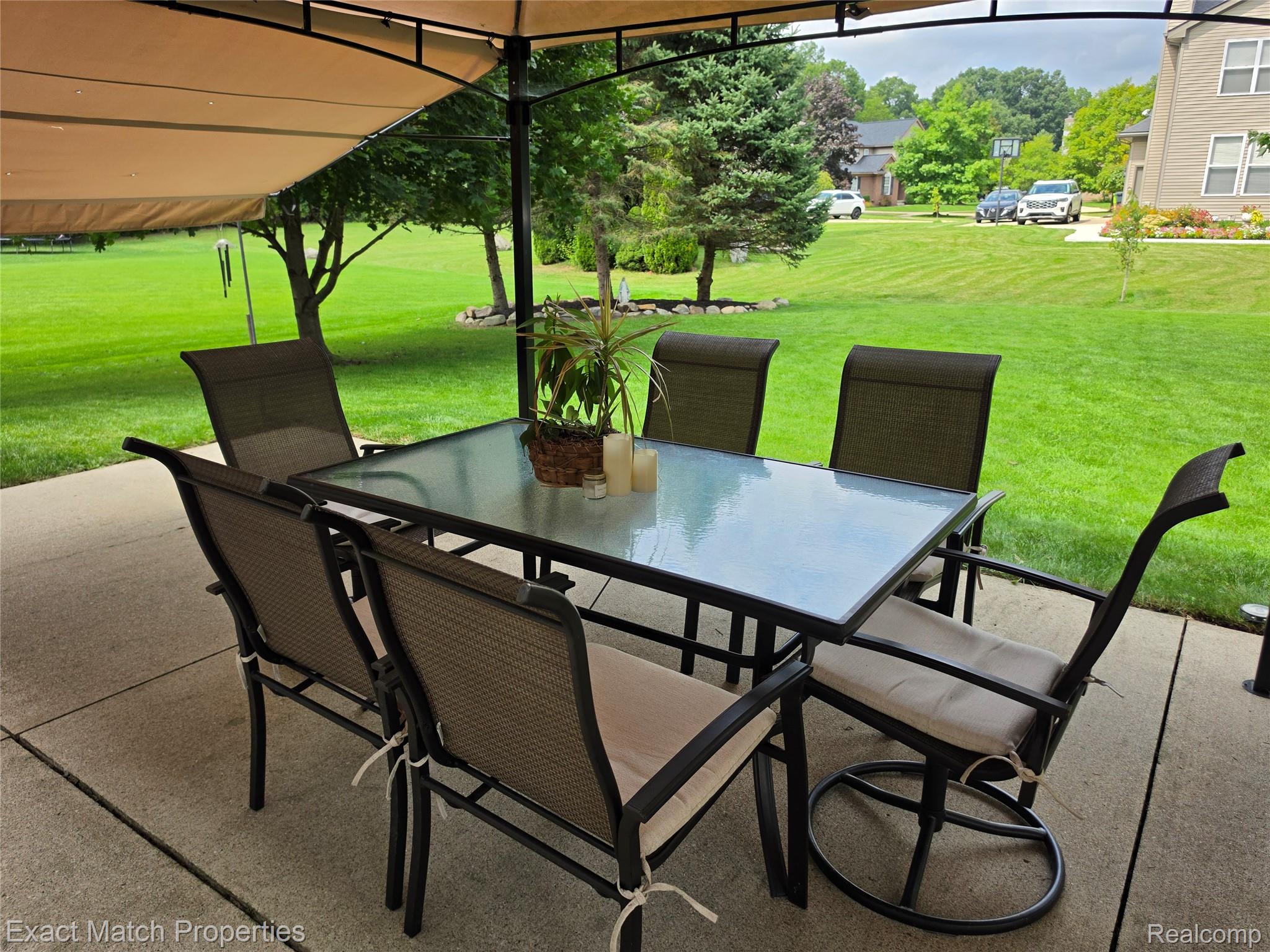 1633 Four Seasons Drive Property Photo 43