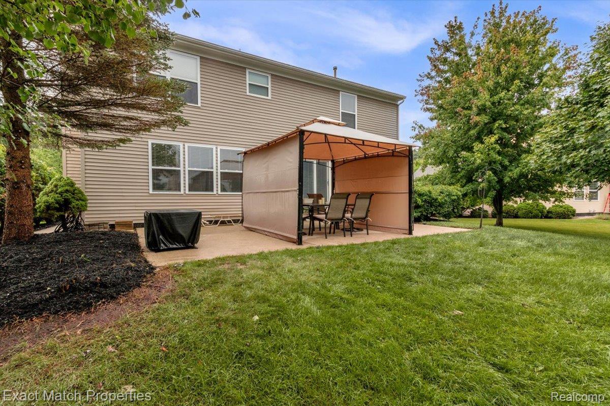 1633 Four Seasons Drive Property Photo 44