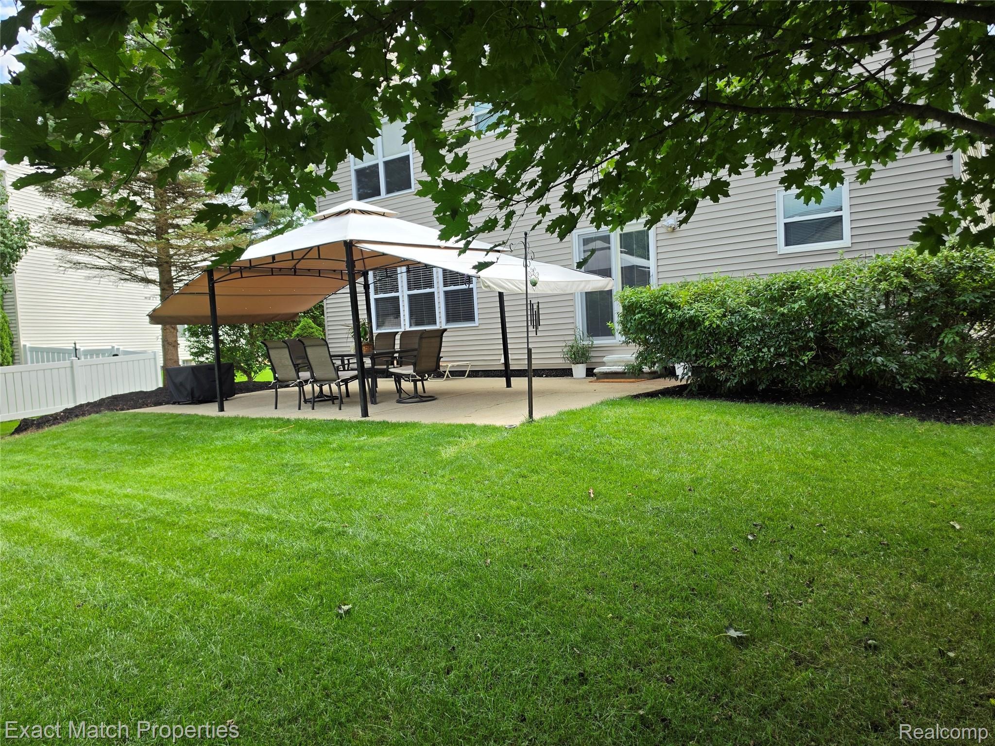 1633 Four Seasons Drive Property Photo 45