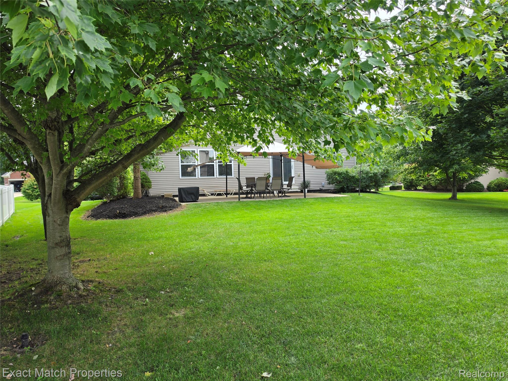 1633 Four Seasons Drive Property Photo 46