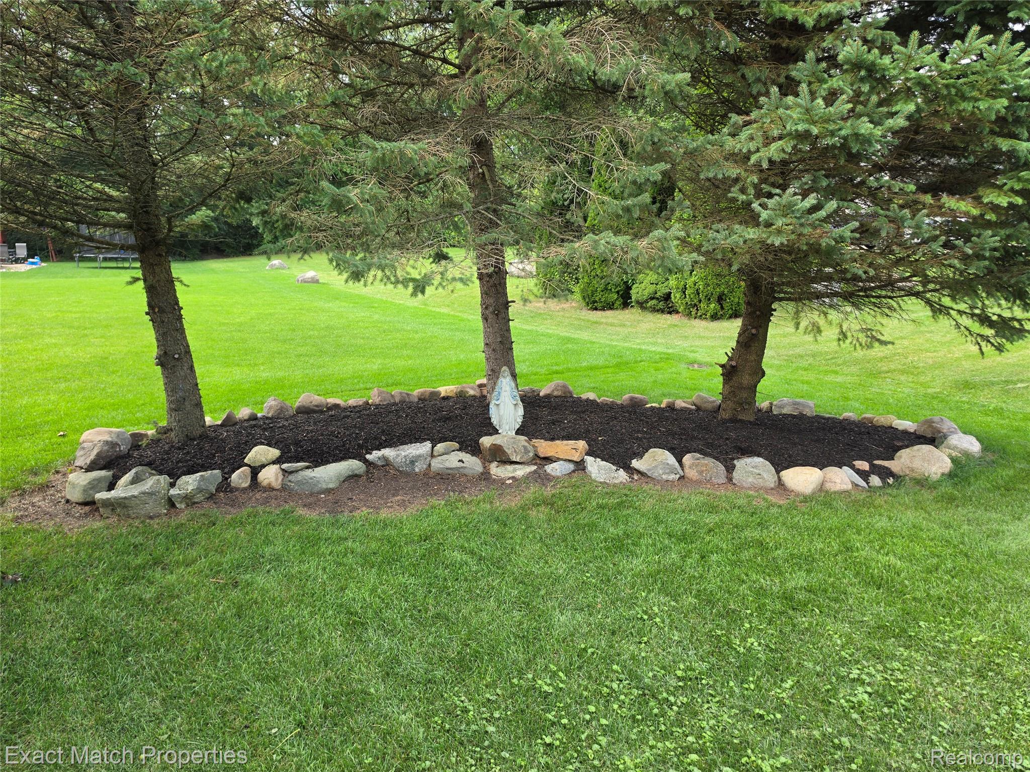 1633 Four Seasons Drive Property Photo 47