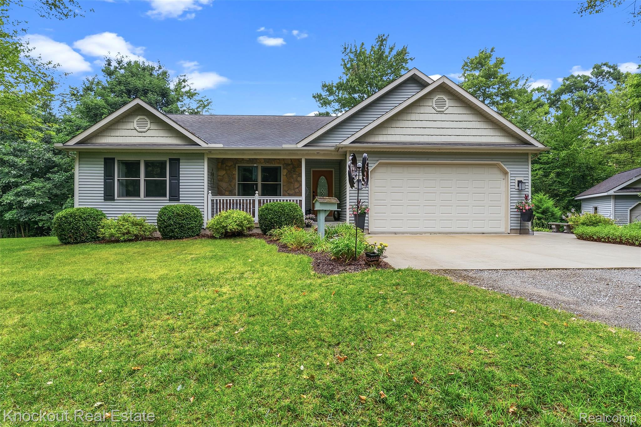 8436 Birch Run Road Property Photo 1