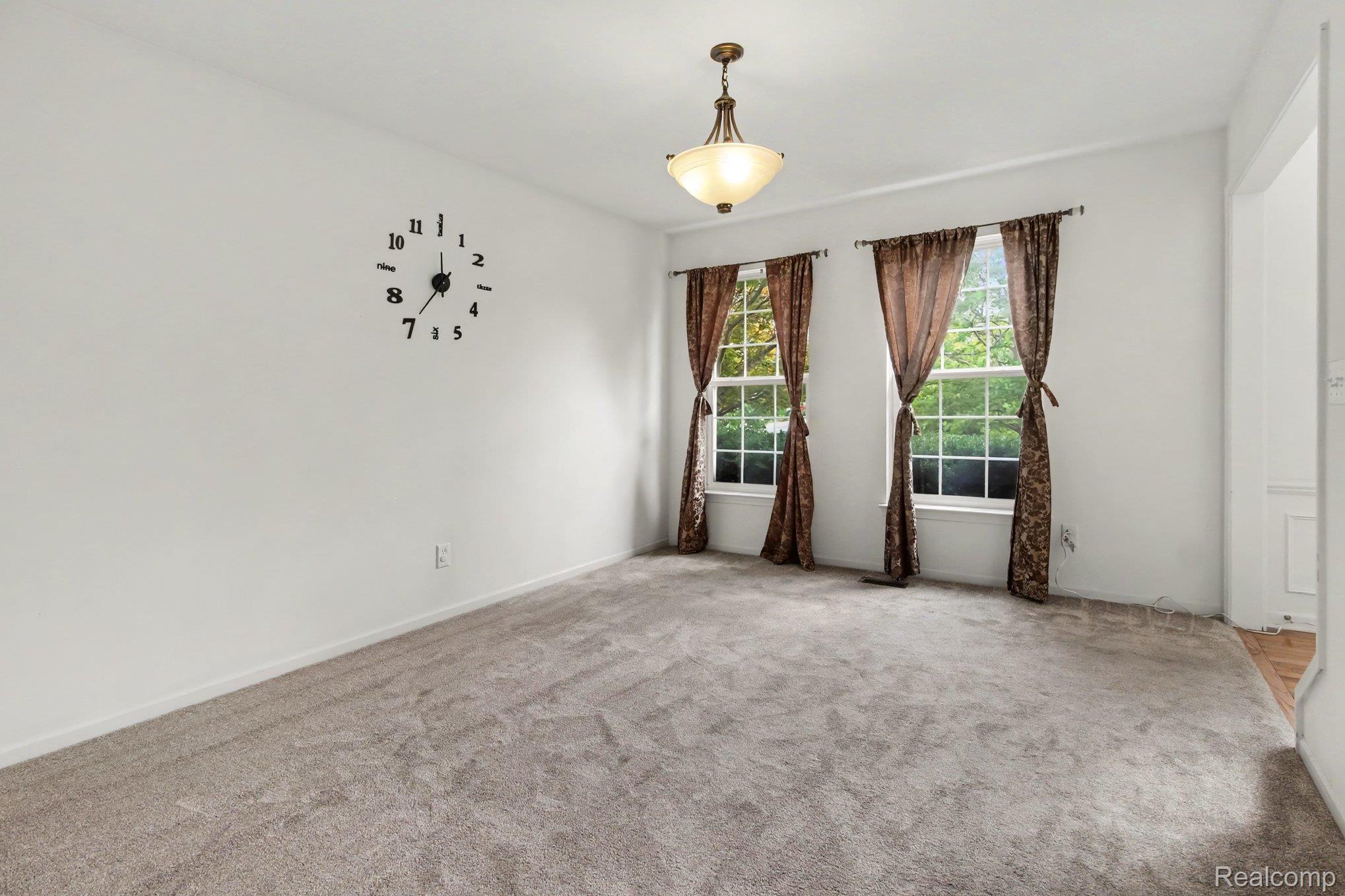 9889 High Meadow Drive Property Photo 8