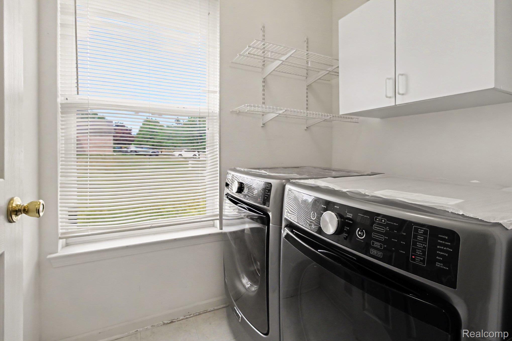 9889 High Meadow Drive Property Photo 10