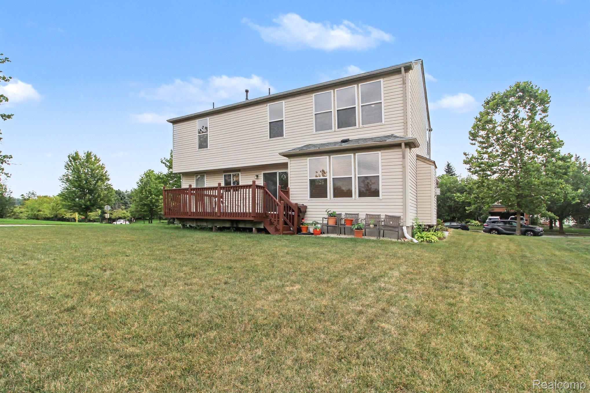 9889 High Meadow Drive Property Photo 23