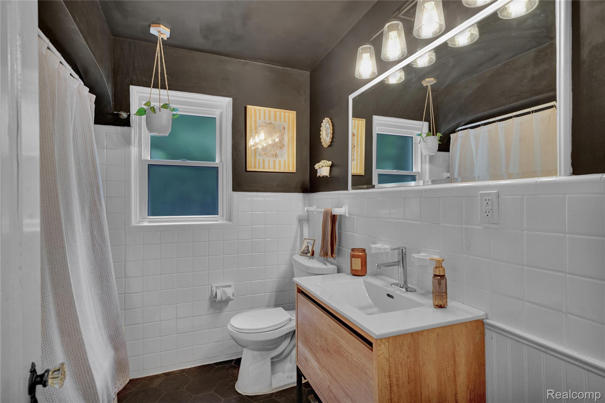 20215 W Eastwood Drive Property Photo 18